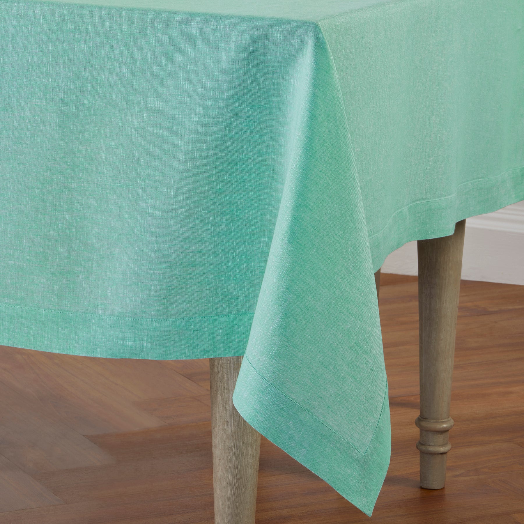 Premium Athena Tablecloth - Elegant & Durable Dining Table Cover for Home, Restaurants & Events - Washable & Wrinkle-Resistant Fabric