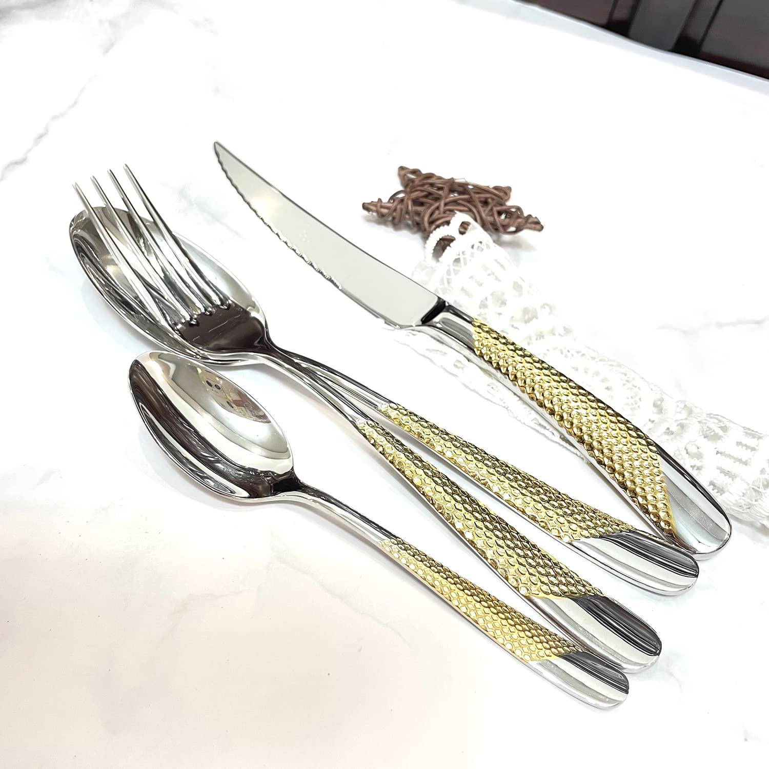 Premium 16-Piece Silver Flatware Cutlery Set - 18/10 Stainless Steel with Mirror Polish - Knife, Fork & Spoon Set for 4 - Dishwasher Safe & Reusable - Elegant Dining & Dinner Party Tableware - Perfect for Weddings, Holidays & Formal Gatherings