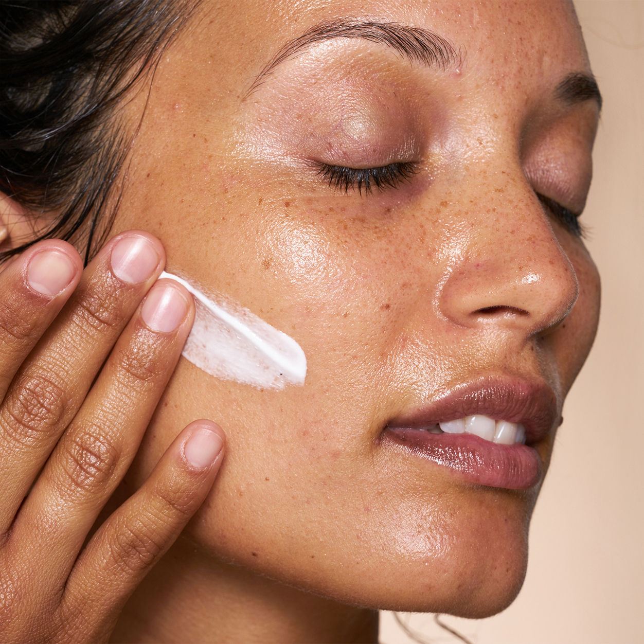 Atmosphere Protection® Cream - Hydrating & Nourishing Face Moisturizer for Dry Skin | Day & Night Use for Glowing Skin | Perfect for Daily Skincare Routine & Harsh Weather Protection