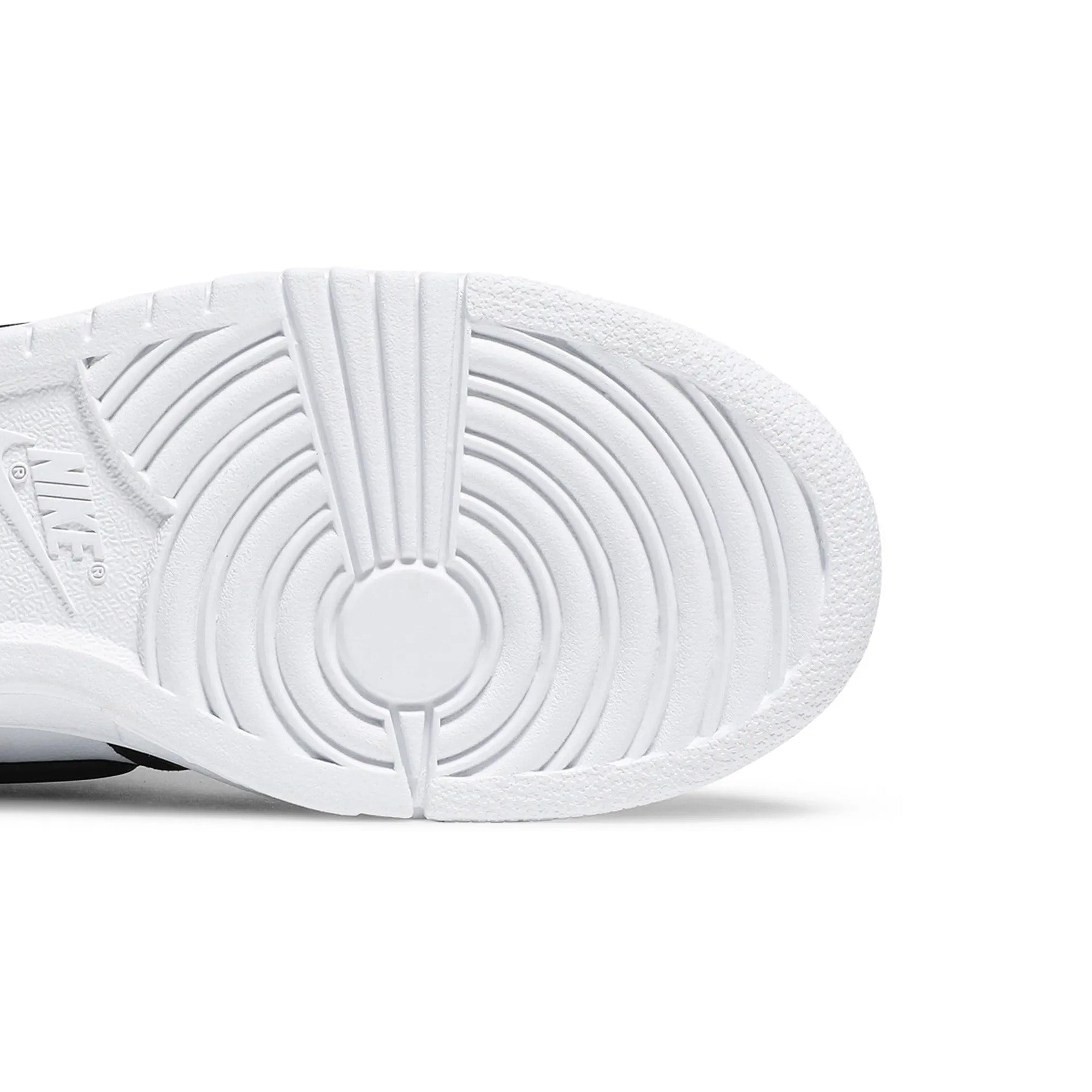 Nike Dunk High x Ambush 'Black White' Sneakers - Limited Edition Basketball Shoes for Men & Women - Perfect for Streetwear, Casual Outfits & Sneaker Collectors