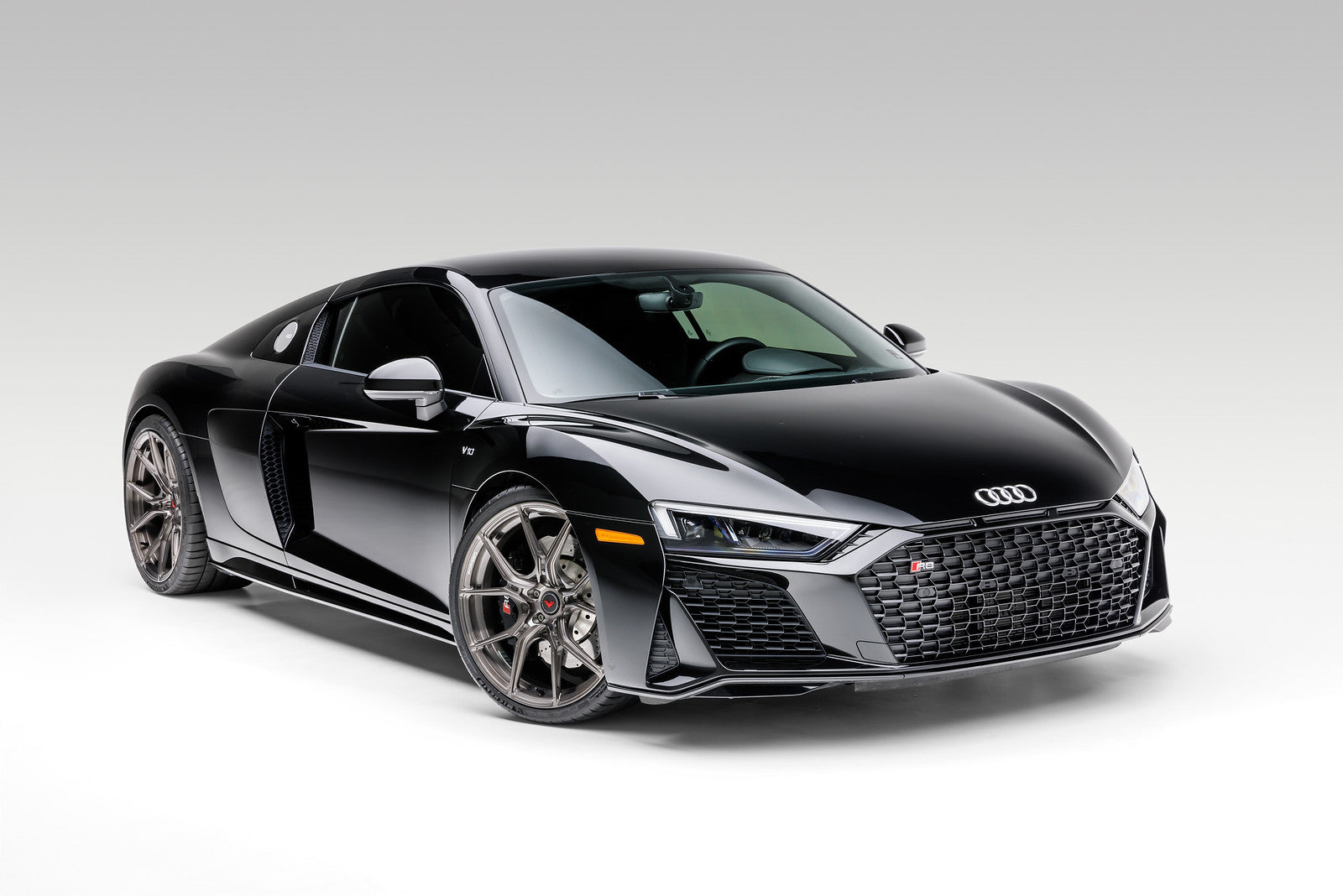 Audi R8 20 VPX 101 Liquid Smoke - High Performance Car Accessory for Racing & Car Enthusiasts - Perfect for Track Days & Auto Shows