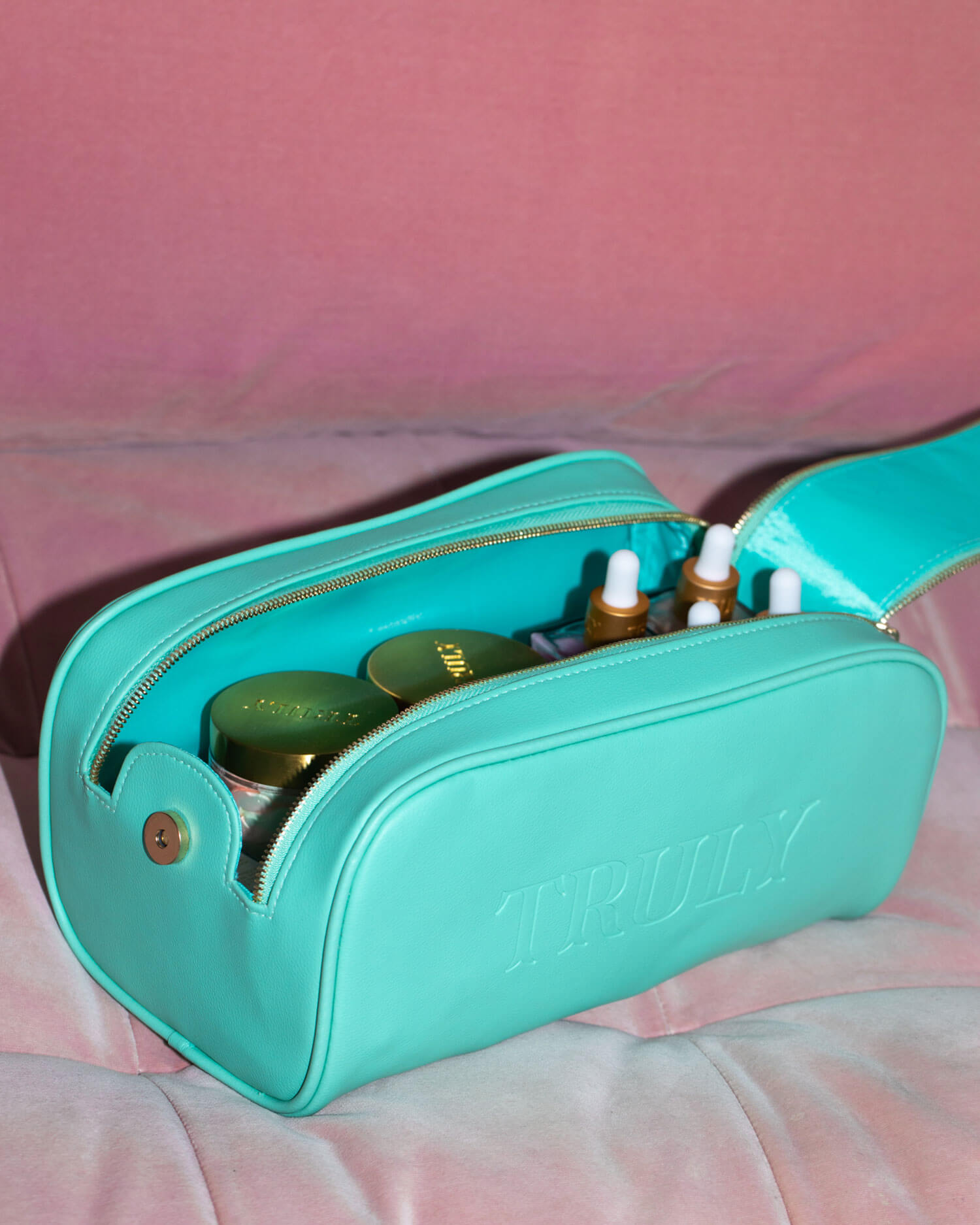 Signature Vanity Case - Elegant Makeup Train Case with Mirror | Perfect for Travel, Bridal & Professional Makeup Artists | Durable & Stylish Cosmetic Organizer