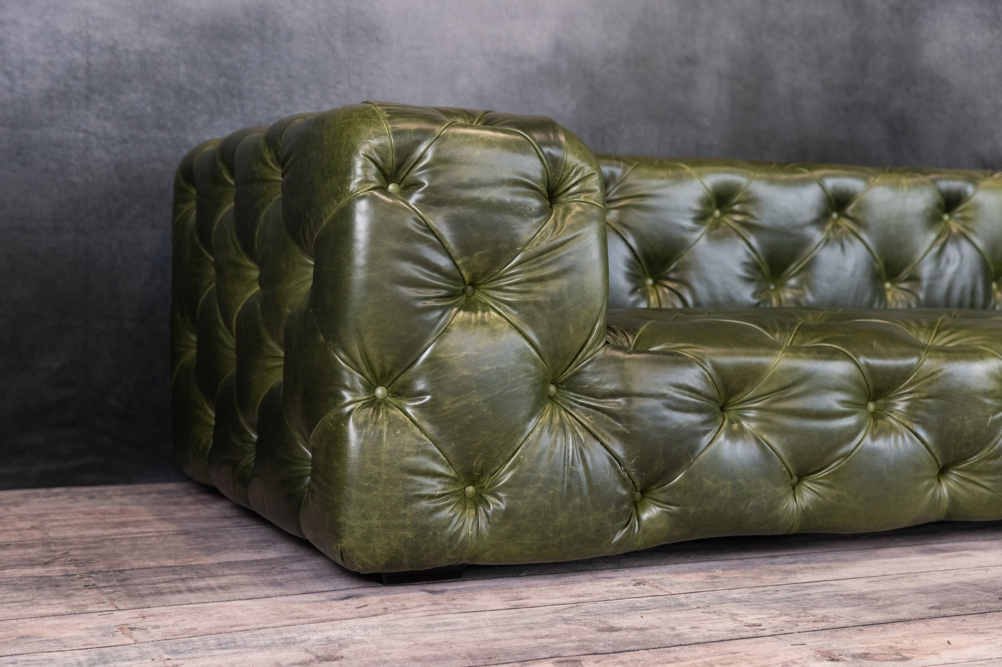 Luxury Royal Decadence Genuine Leather Sectional Sofa - Modern Living Room Furniture for Home Theater & Family Gatherings