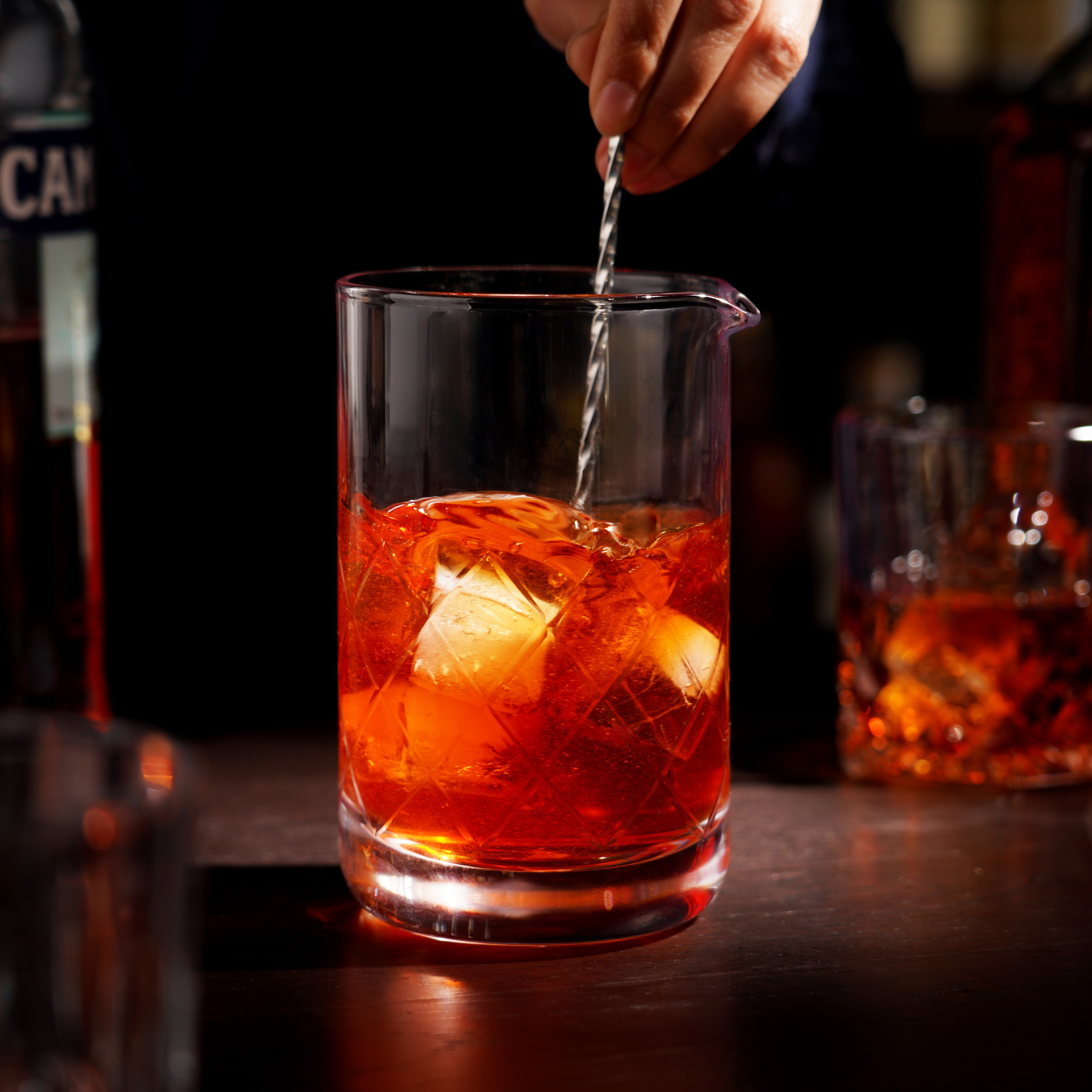 Premium Crystal Mixing Glass for Cocktails & Bar - High-Quality Mixing Glass for Home & Professional Bartenders - Perfect for Crafting Cocktails, Stirring Drinks & Mixology