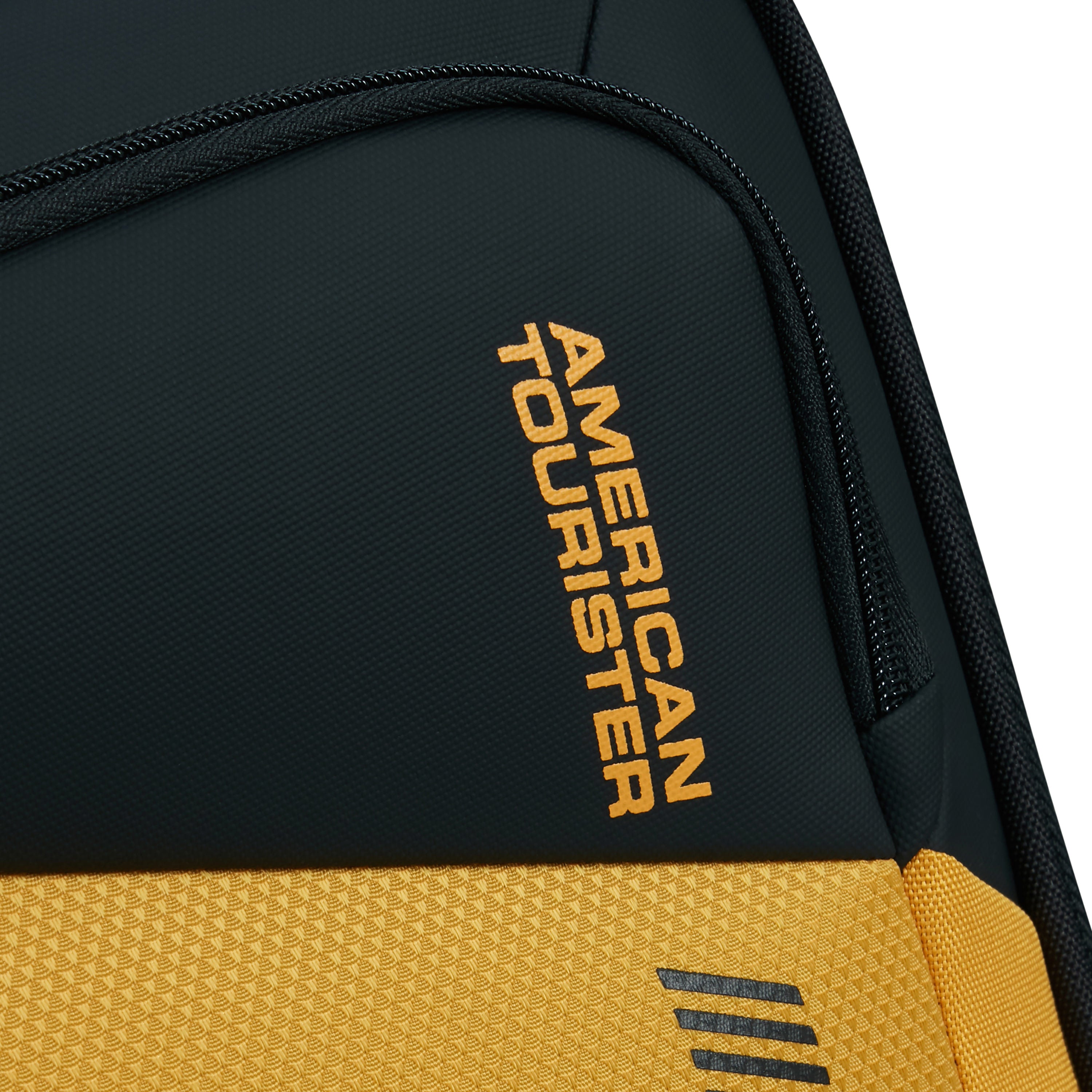 American Tourister Daring Dash Expandable Spinner Luggage 24