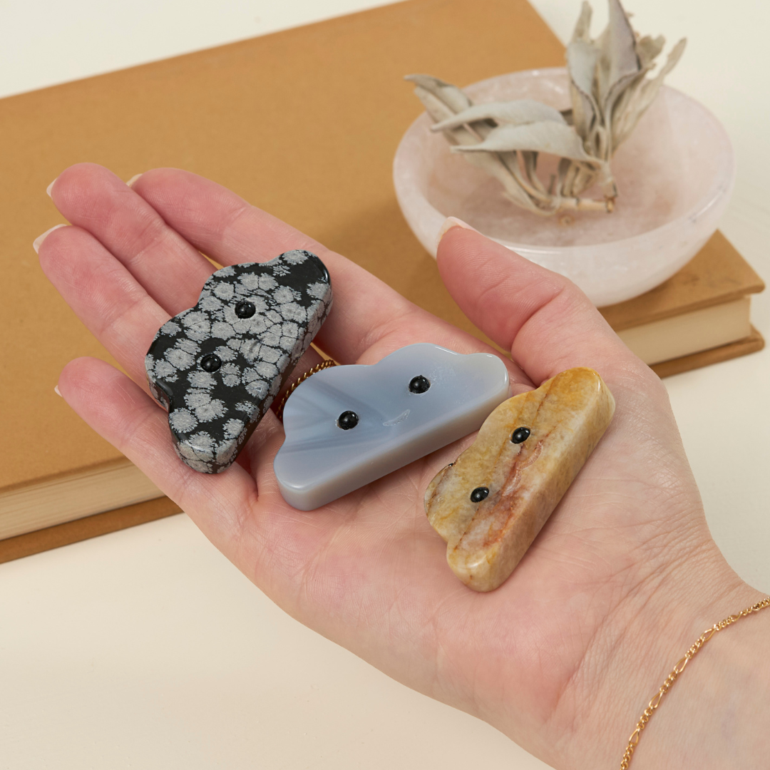 Mystery Crystal Cloud Pet Rock - Unique Healing Stone for Meditation, Home Decor & Stress Relief - Perfect for Office Desk, Gift & Spiritual Relaxation