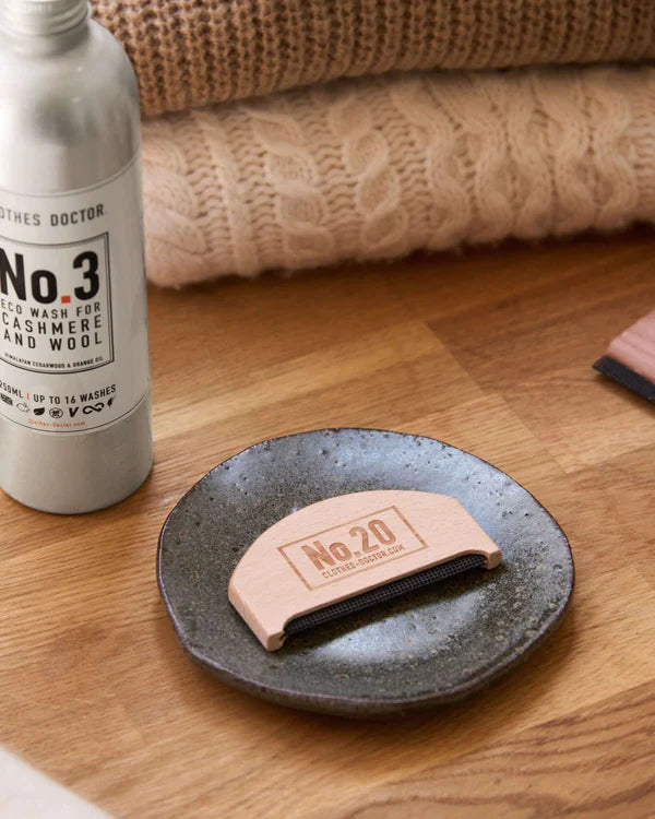Premium Beechwood Cashmere Comb for Gentle Detangling & Styling - Ideal for Sensitive Scalp & Delicate Hair Care at Home or Salon