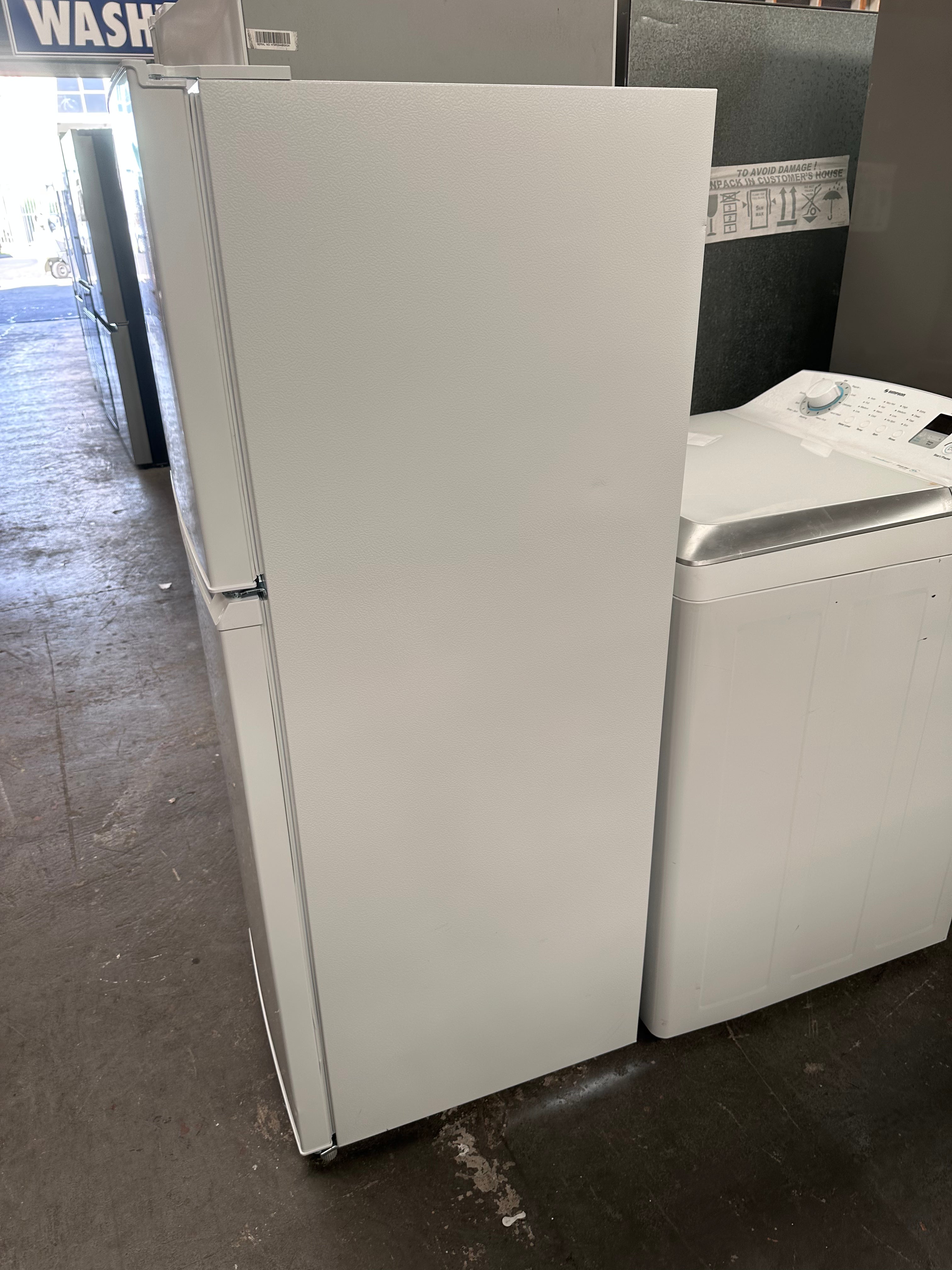 Esatto 239L Top Mount Frost Free Refrigerator - Energy Efficient, Quiet Operation [Certified Refurbished] - Perfect for Apartments, Dorms & Small Kitchens
