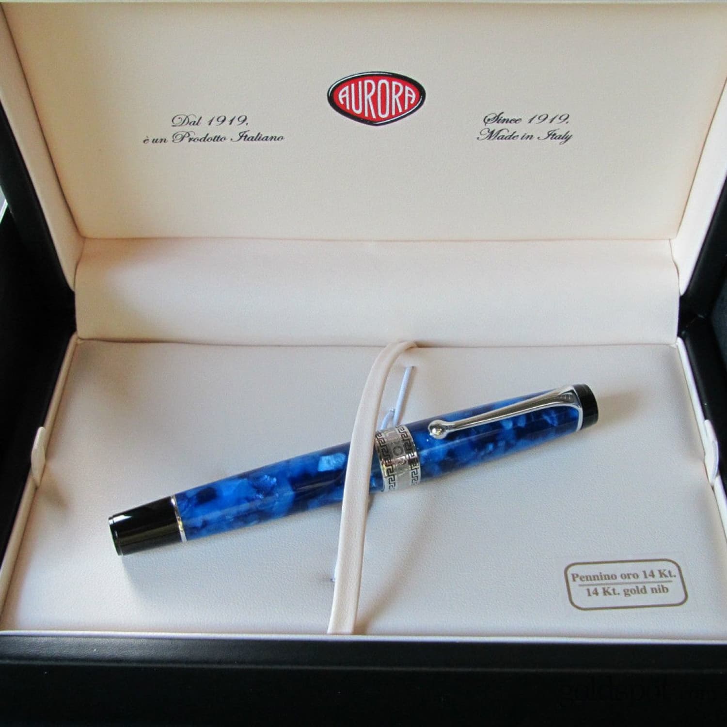 Aurora Optima Auroloide Blue Fountain Pen with 14K Gold Fine Nib & Chrome Trim - Premium Writing Instrument for Professionals, Collectors & Gift Giving