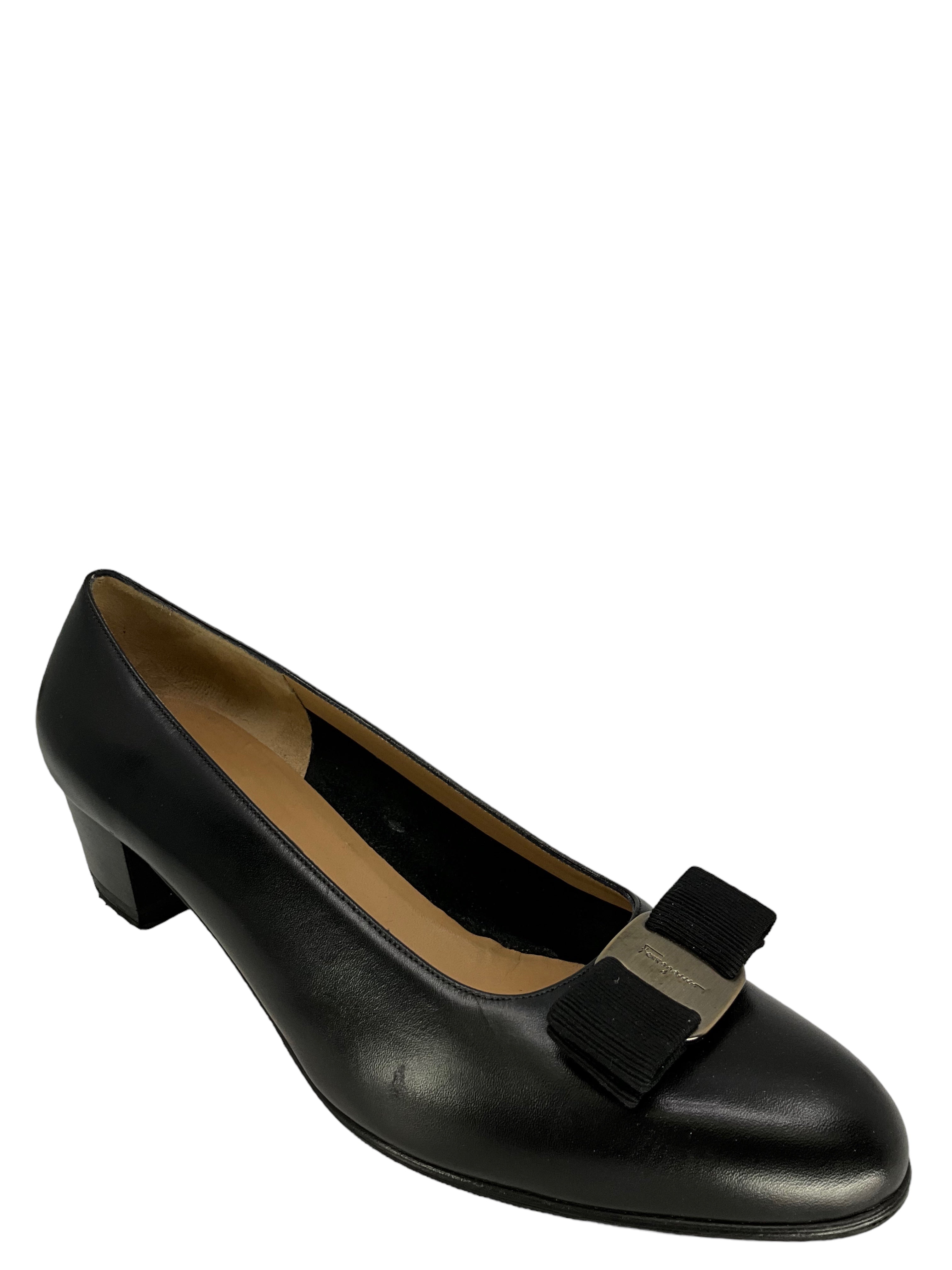 Salvatore Ferragamo Women's Black Leather Bow Tie Pumps Size 9.5 - Elegant Dress Shoes for Work, Party & Formal Occasions