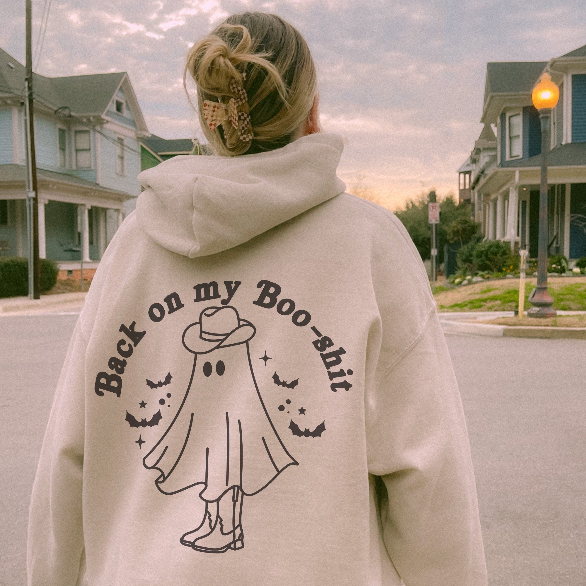 Funny Halloween Hoodie - Back on My Boo Shit Ghost Tee | Retro Spooky Season Sweatshirt for Fall & Halloween Costume | Perfect for Trick-or-Treating, Halloween Parties & Autumn Outfits