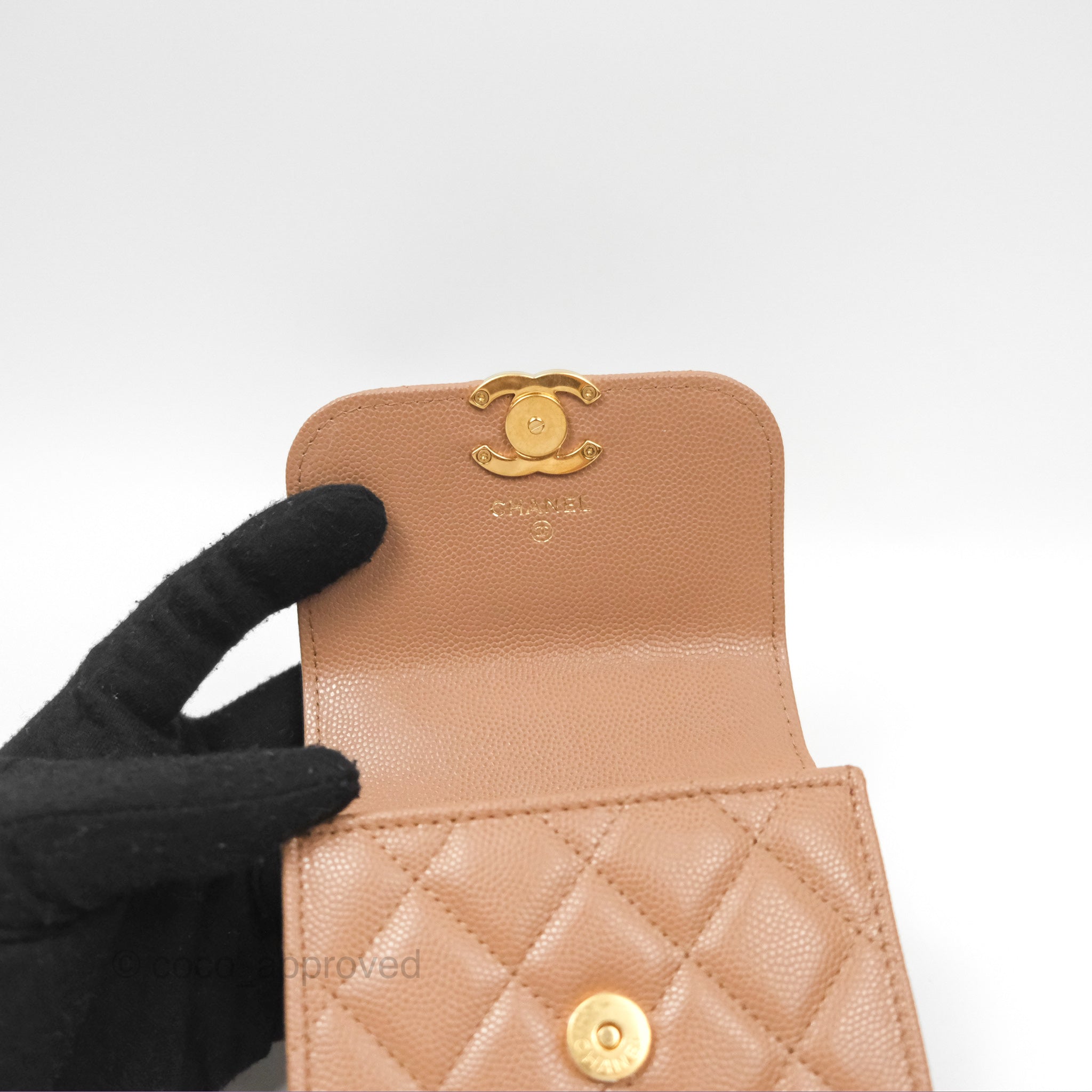 Chanel CC Chain Clutch Bag in Beige Caviar Leather with Gold Hardware - Perfect for Evening Parties & Luxury Events