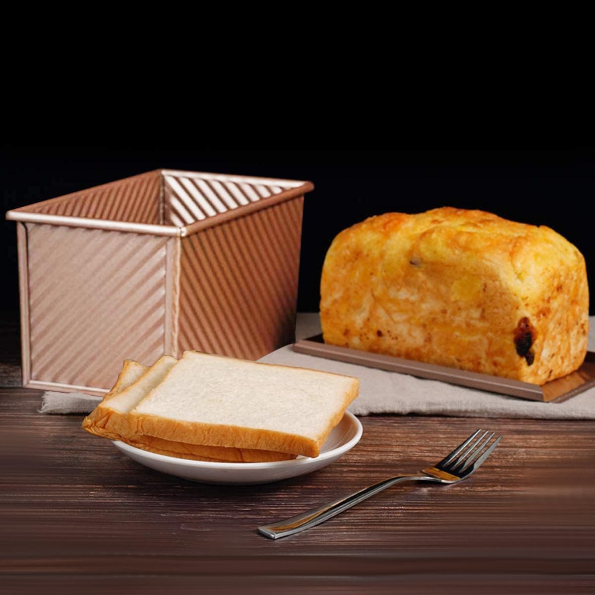 **Pullman Loaf Pan with Lid - 1 lb Non-Stick Carbon Steel Bread Pan for Oven Baking, Perfect for Homemade Sandwich Bread, Toast & Artisan Loaves (Gold)**    **Usage:** Ideal for baking sandwich bread, artisan loaves, toast, and more in your home oven.