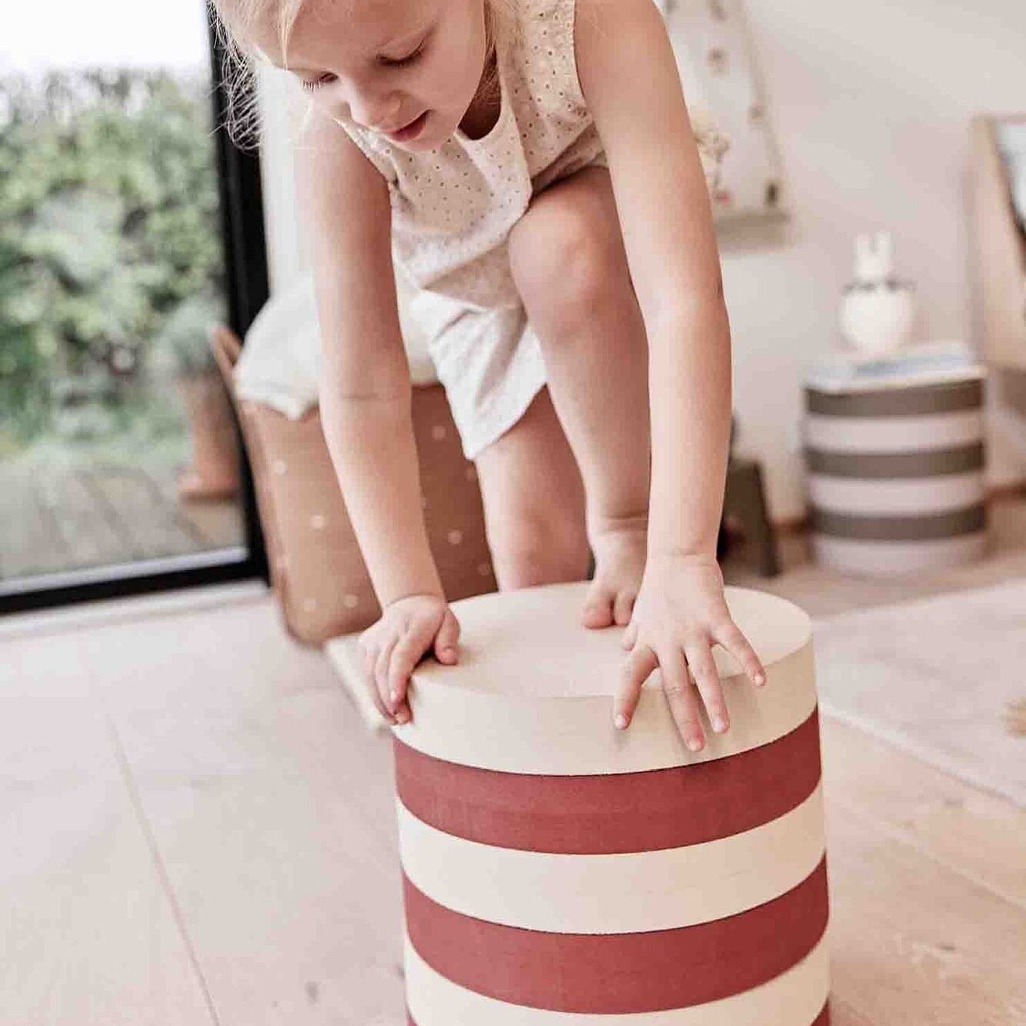 OYOY Iro Foam Stacking Stool - Vanilla & Nutmeg Color - Lightweight Modern Stool for Kids Room, Nursery, or Outdoor Play Area