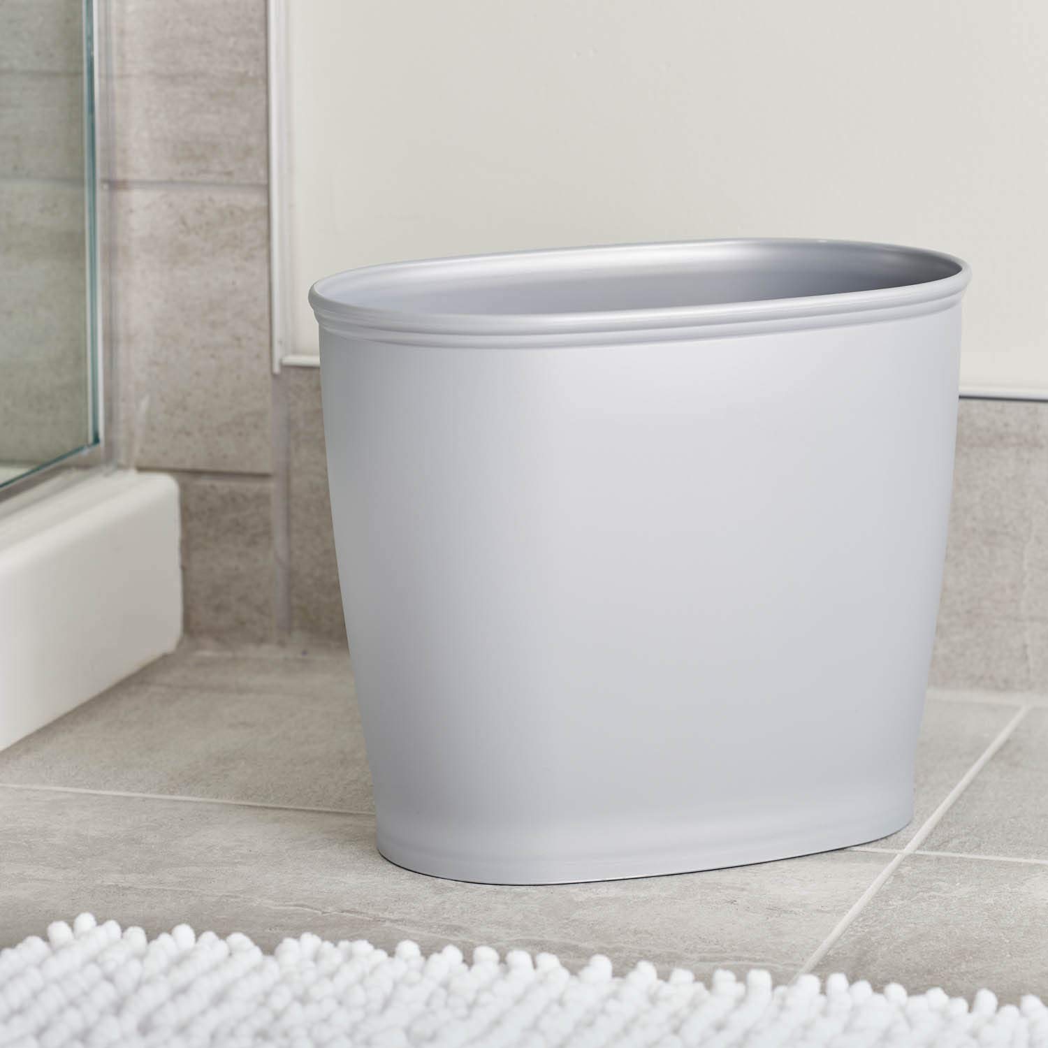 iDesign Kent Oval Wastebasket Trash Can - Small Bathroom Garbage Bin for Kitchen, Office & Bedroom - Durable Plastic Gray Trash Can with Lid for Home & Office Use