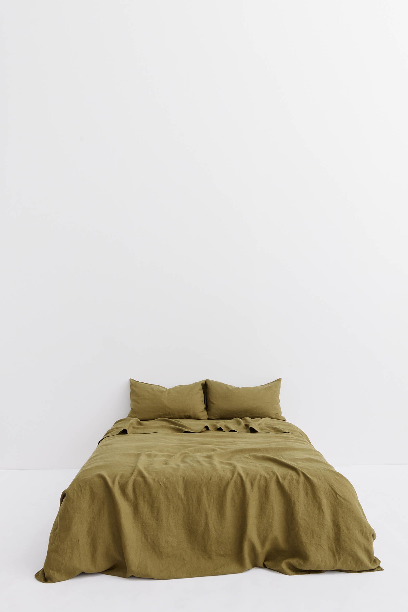 Premium Linen Duvet Cover Set - 100% Natural Olive Green Bedding - Breathable & Soft for All Seasons - Perfect for Master Bedroom, Guest Room & Vacation Homes