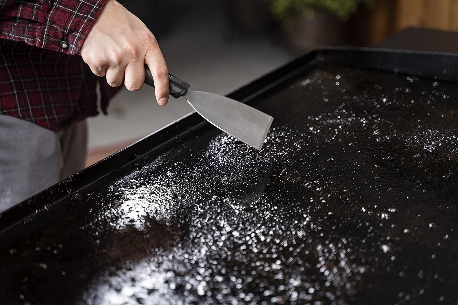 Blackstone 5463 8-Piece BBQ Grill Cleaning Kit - Stainless Steel Griddle Scraper, 3 Scouring Pads, 2 Pumice Stones with Handle (Black/Orange/Silver) for Indoor & Outdoor Flat Top Grills - Perfect for Backyard BBQs, Camping, and Outdoor Cooking
