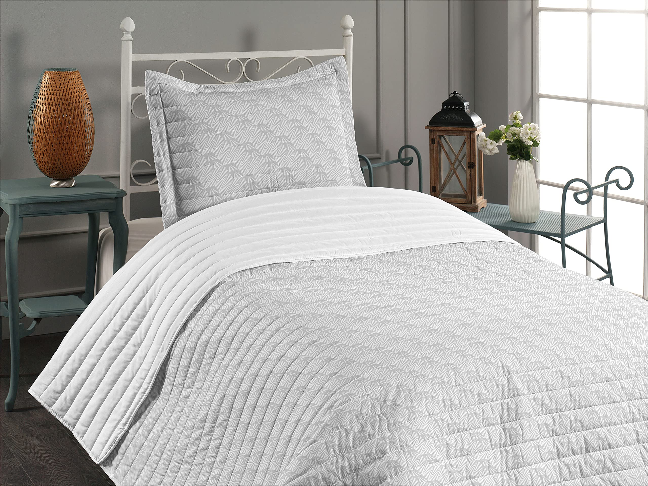 Ambesonne Neutral Microfiber Bedspread Set - Geometric Abstract Art in Pale Grey & White - Twin Size Soft Bedding with Pillow Sham & Comforter | Perfect for Modern Bedrooms, Guest Rooms & Dorm Decor