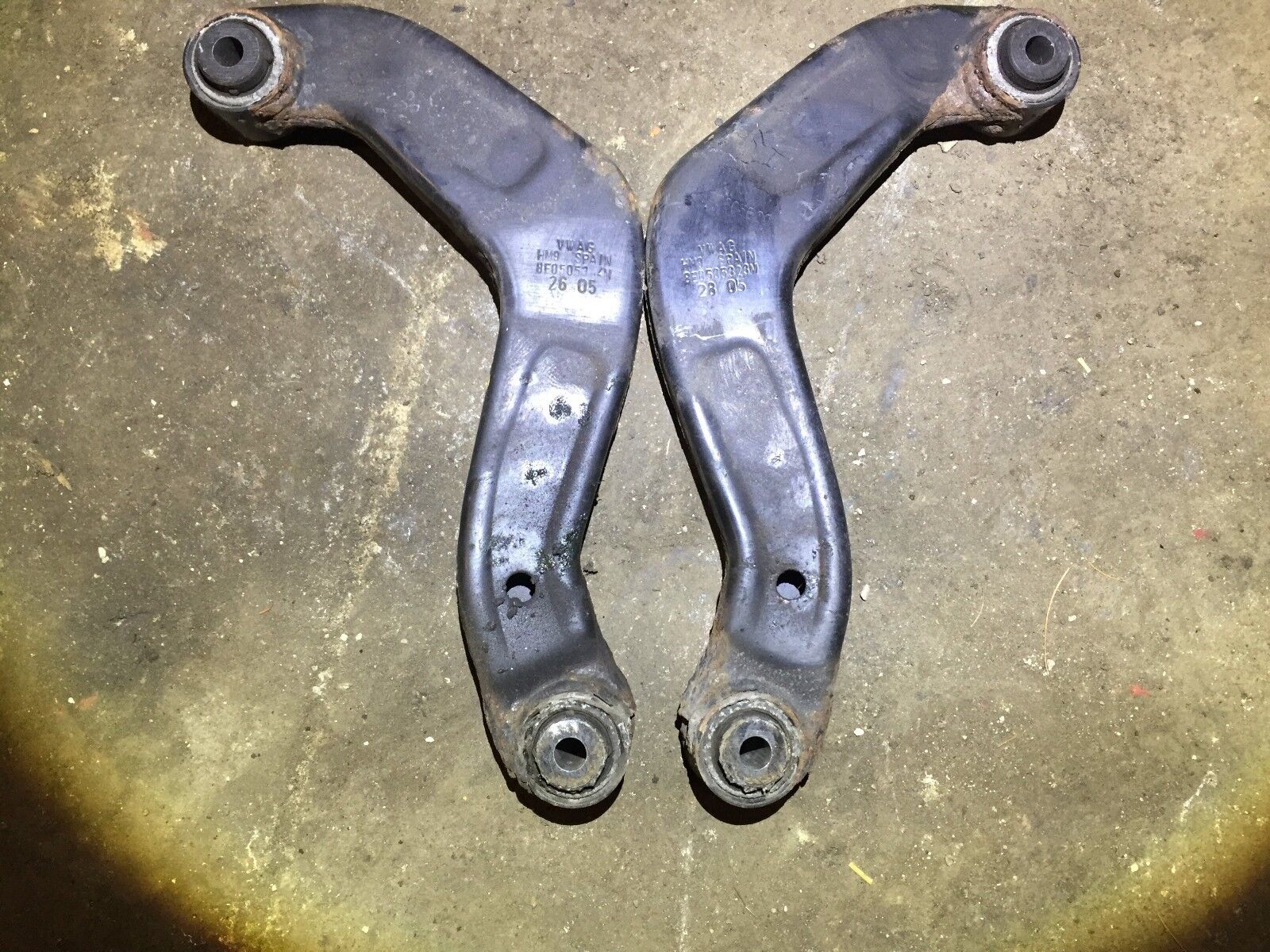 02-06 Audi A4 B6 Rear Upper Control Arm Pair - Left & Right OEM Replacement - Perfect for Suspension Repair & Performance Upgrade