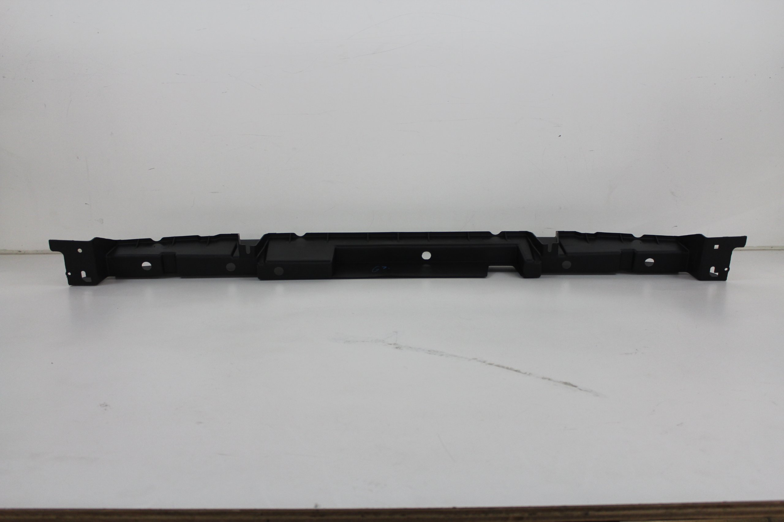 Genuine GM Parts 22742861 Front Bumper Reinforcement Bar - Durable Replacement for Chevy, GMC Trucks & SUVs - Perfect for Collision Repair & Off-Road Protection