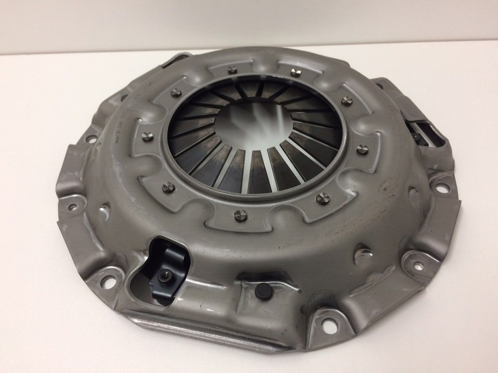 Genuine Holden TF Rodeo Clutch Pressure Plate for 1988-1998 Models with 4ZE1 Engine - Perfect for Off-Roading & Heavy-Duty Towing