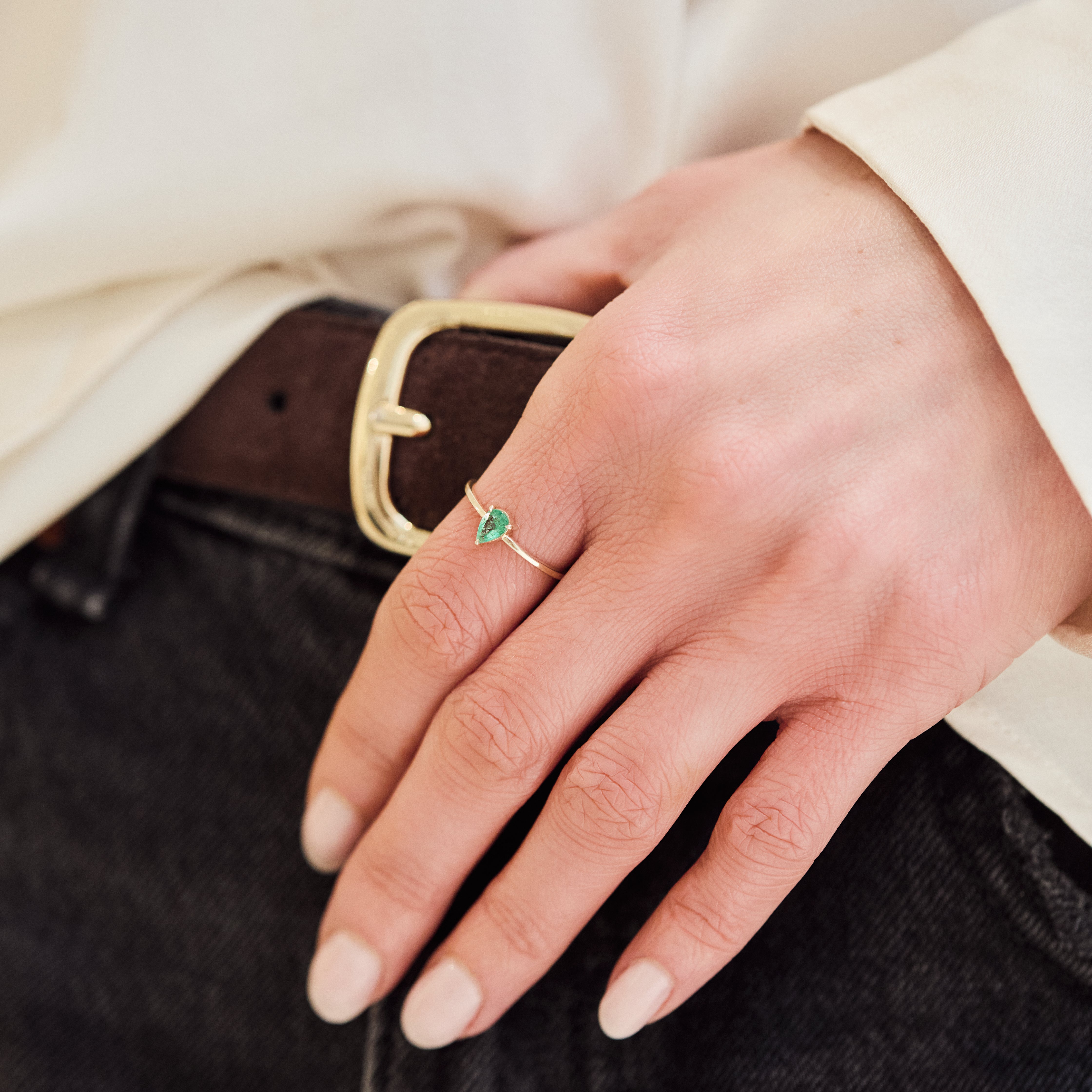 Exquisite Cleo Emerald Pear Ring - Elegant Green Pear-Shaped Gemstone Jewelry for Women | Perfect for Weddings, Parties & Special Occasions