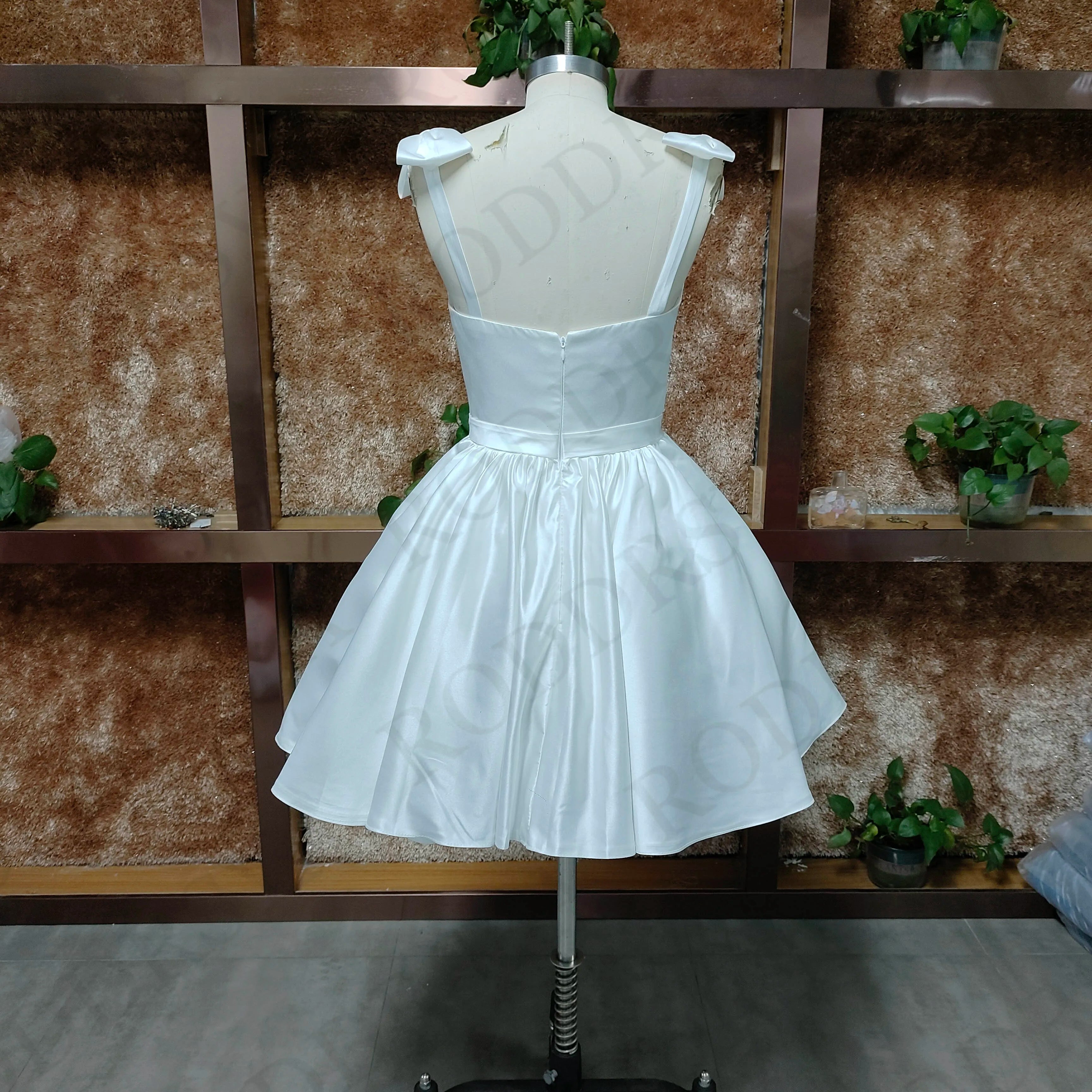 Sweetheart Mini Wedding Dress - Romantic Spaghetti Straps A-Line Bridal Gown with Sexy Backless Design for Bridal Party, Bachelorette & Beach Weddings