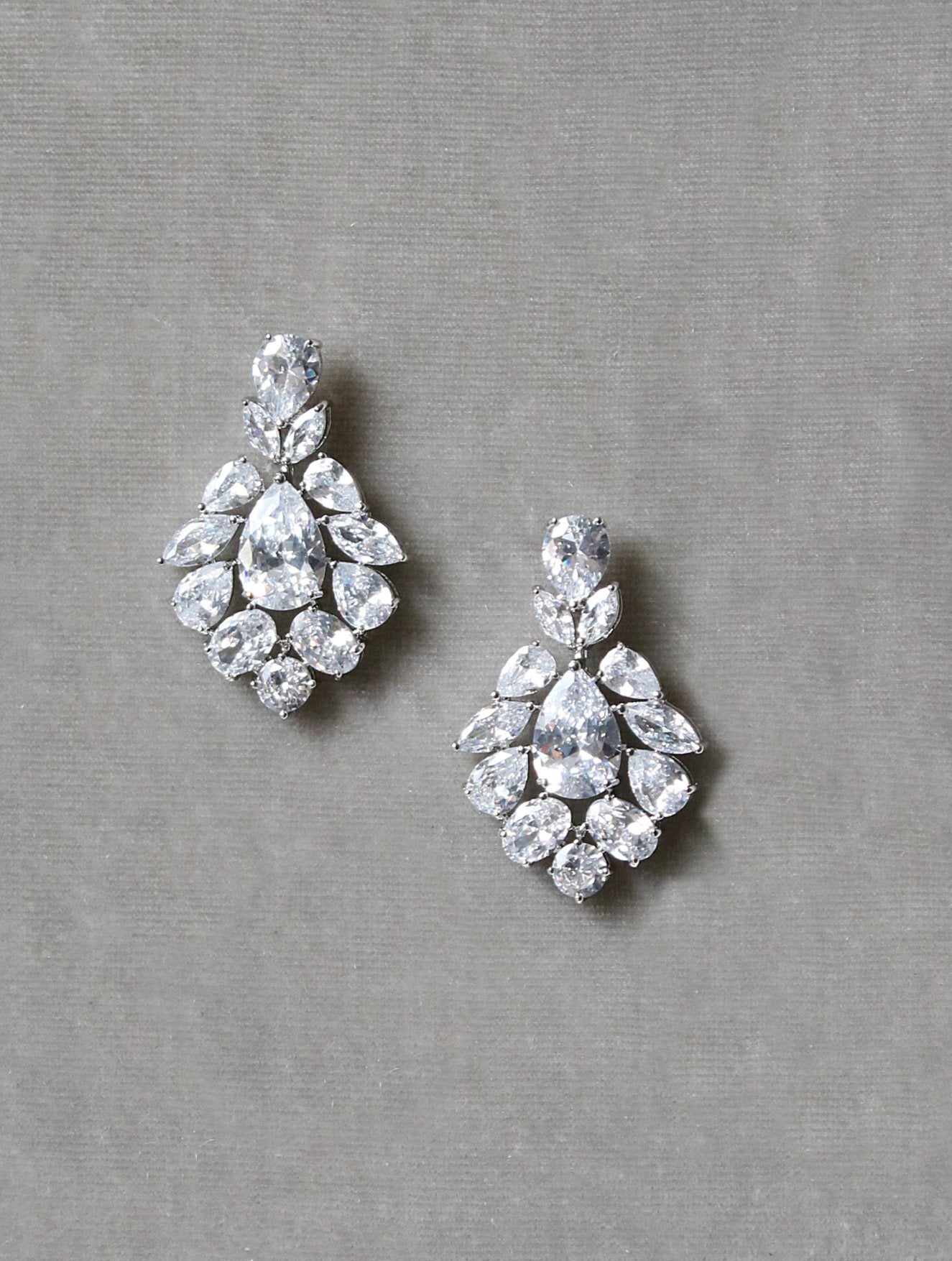 ALEXIS Silver Simulated Diamond Cluster Earrings for Women - Elegant Cubic Zirconia CZ Stud Earrings for Party, Wedding & Evening Occasions