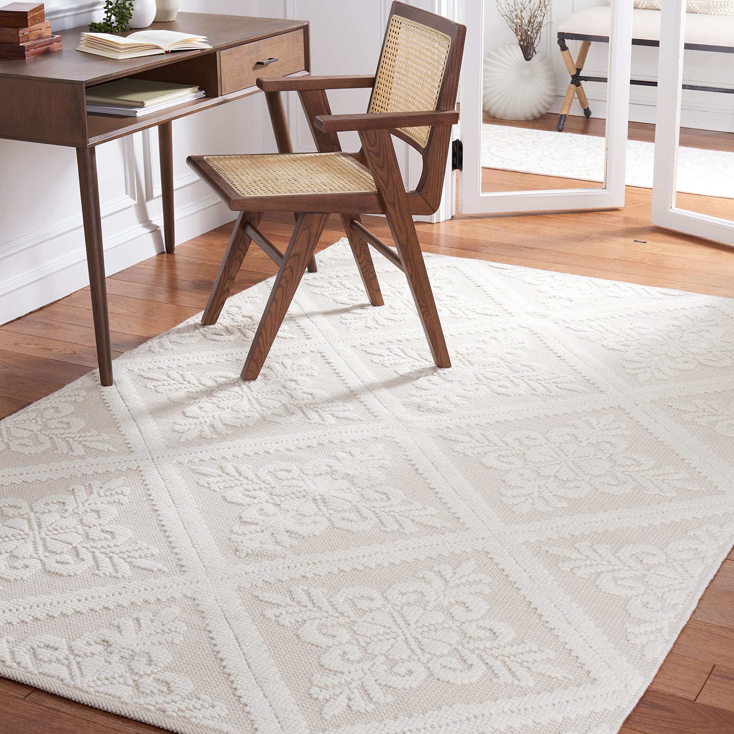 SAFAVIEH Vermont Collection 6'x6' Ivory Wool & Cotton Area Rug VRM101A - Handmade Premium Rug for Living Room, Dining Room, Bedroom & Home Decor