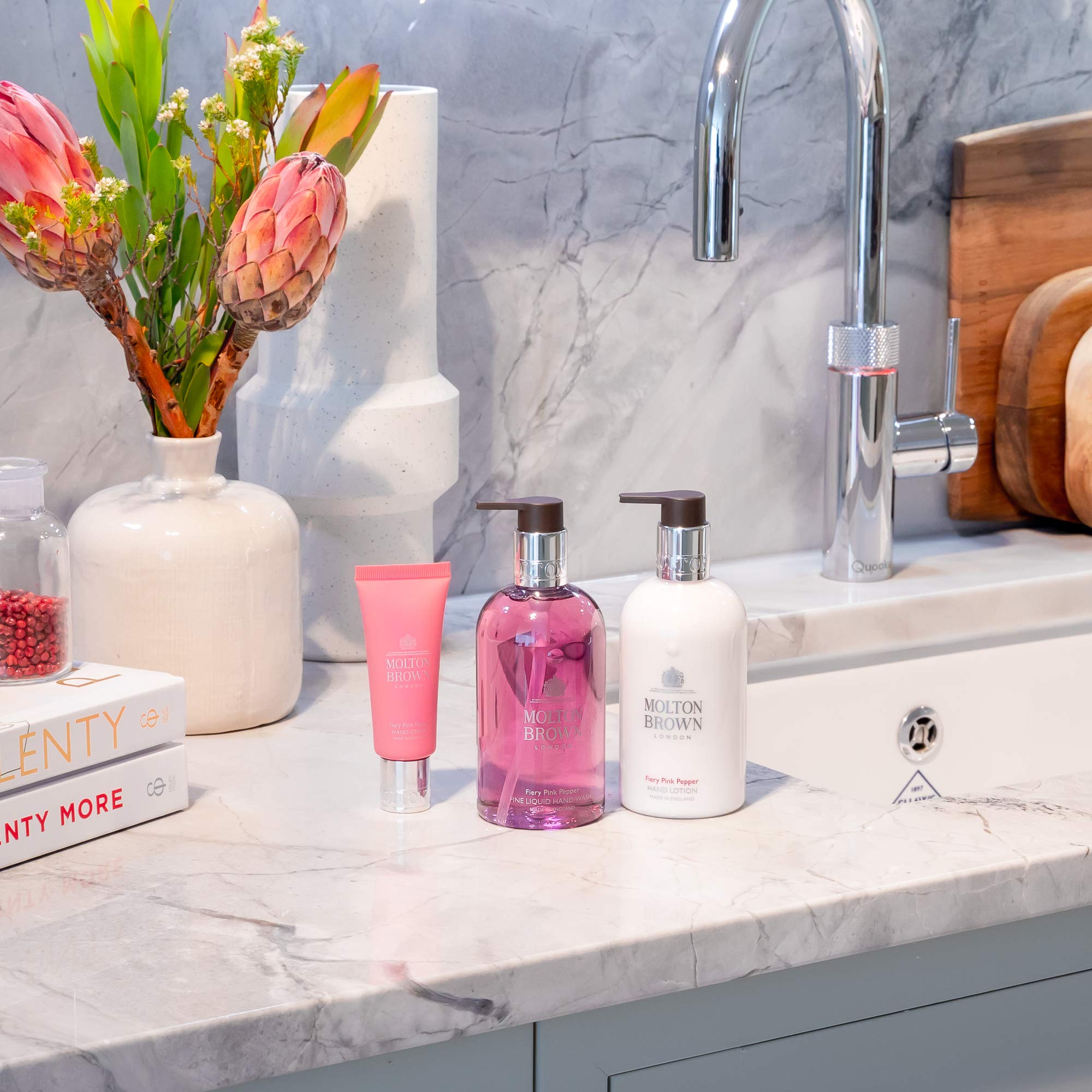 Molton Brown Fiery Pink Pepper Fine Liquid Hand Wash 300ml - Luxurious Foaming Hand Soap for Bathroom & Kitchen - Perfect for Home, Spa, and Hotel Use
