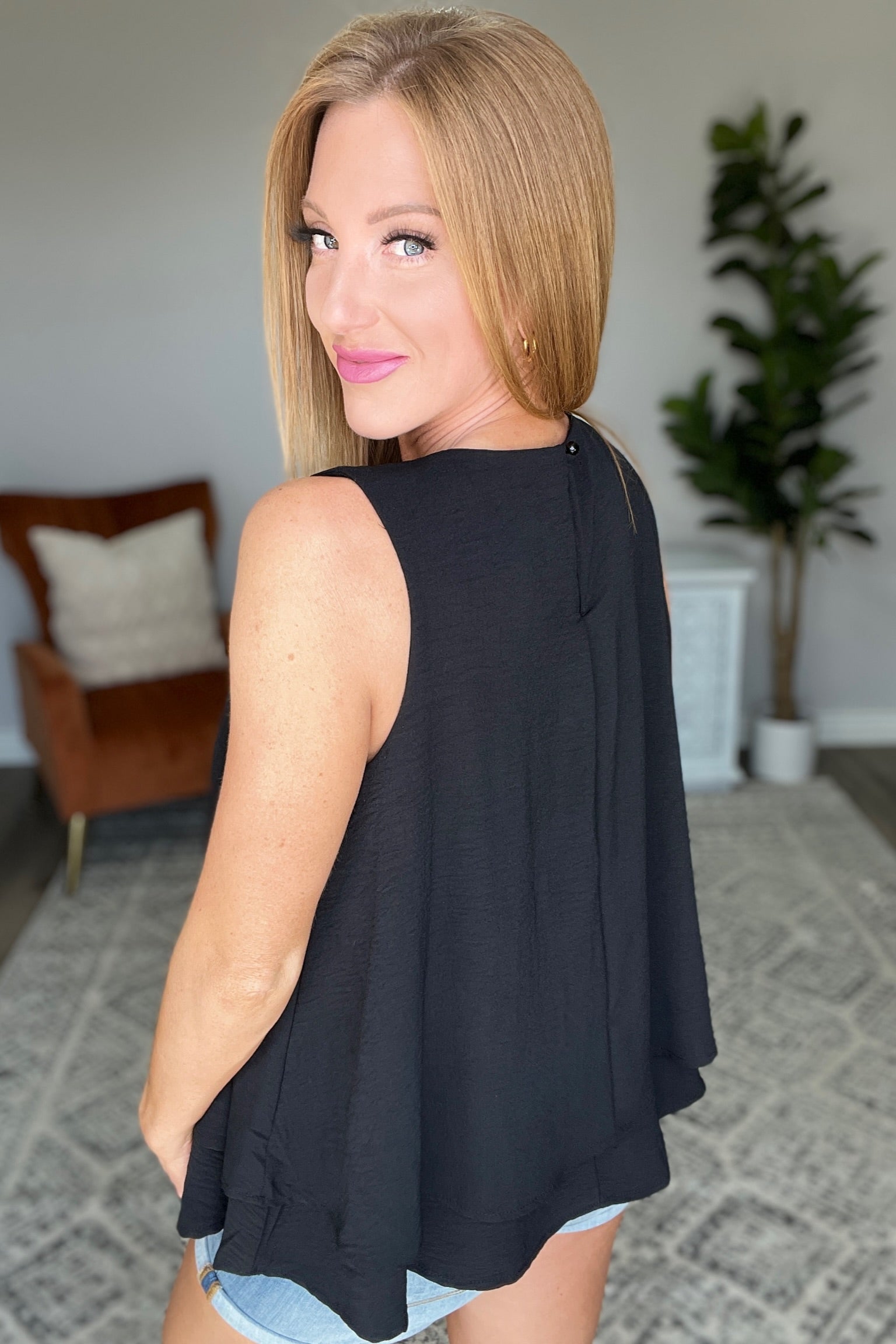 Black Double Tiered Flare Tank - Stylish Storage for Bathroom, Kitchen & Office Organization | Perfect for Soaps, Sponges & Beauty Essentials