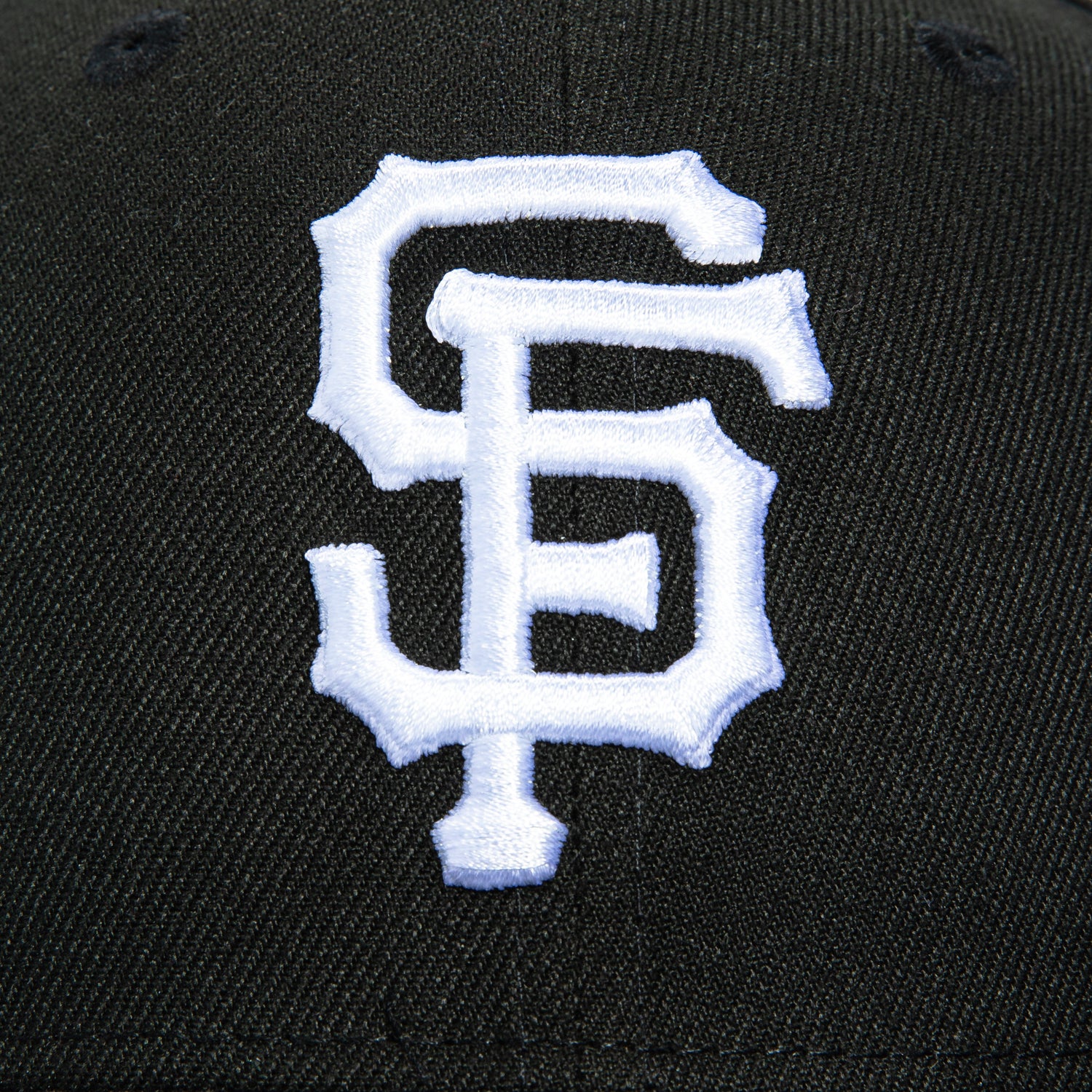 New Era 59Fifty San Francisco Giants Baseball Cap - Black & Graphite Adjustable Snapback Hat for Men & Women | Perfect for Baseball Games, Streetwear Fashion & Sports Fans