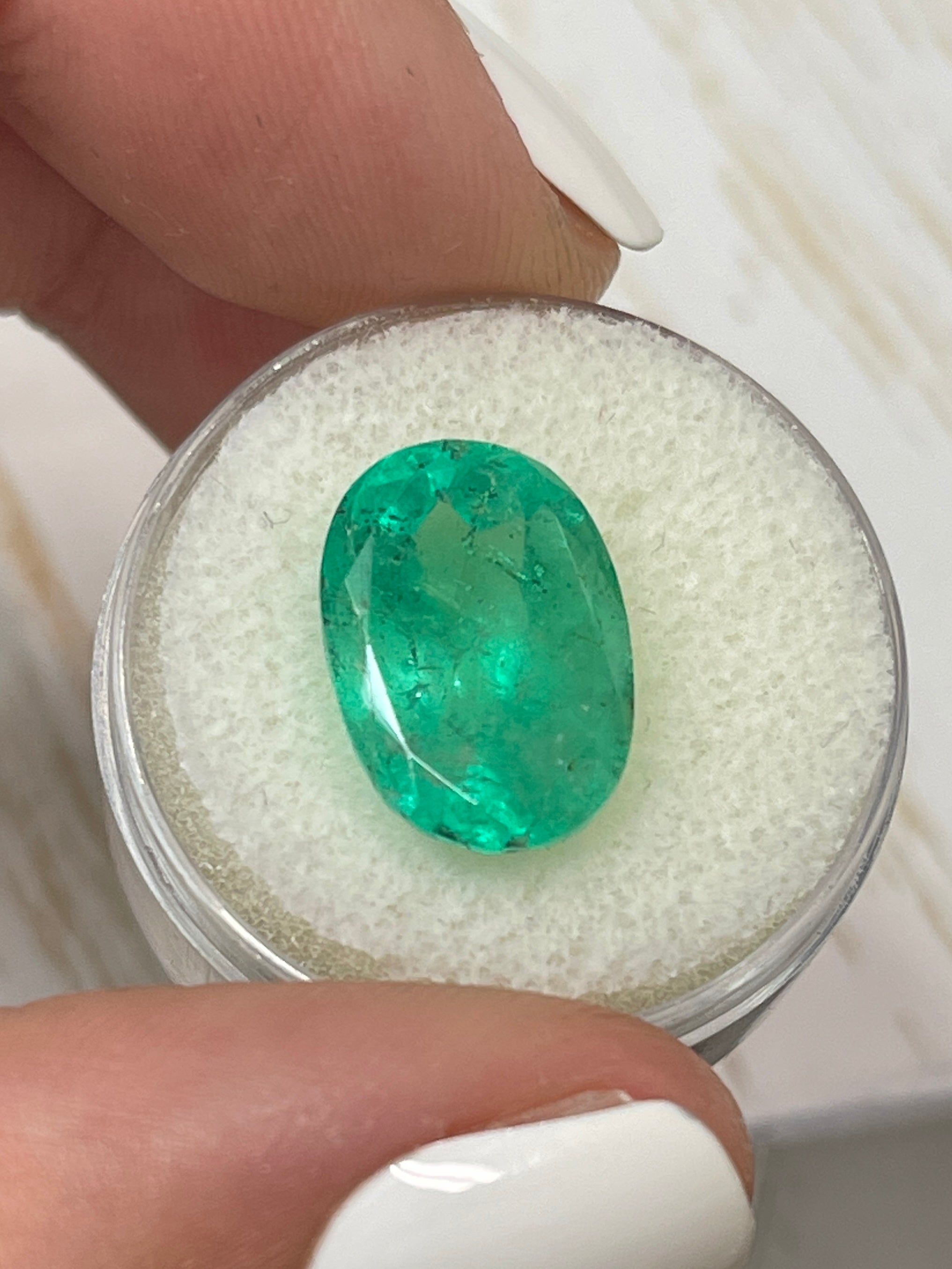 8.64 Carat Medium Green Natural Loose Colombian Emerald Oval Cut Gemstone for Jewelry Making - Engagement Rings, Necklaces & Earrings