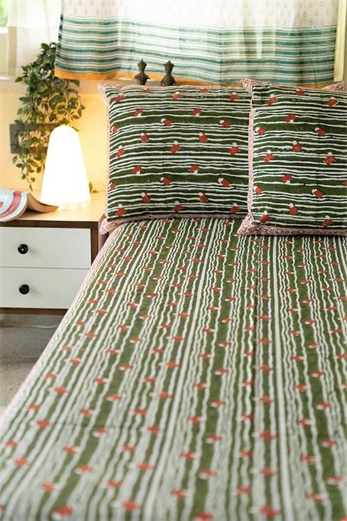 Red in Motion Handblock Printed Cotton Bedsheet - Premium 100% Cotton Handmade Bedding Set - Perfect for Boho Chic Bedroom Decor & Guest Room Essentials
