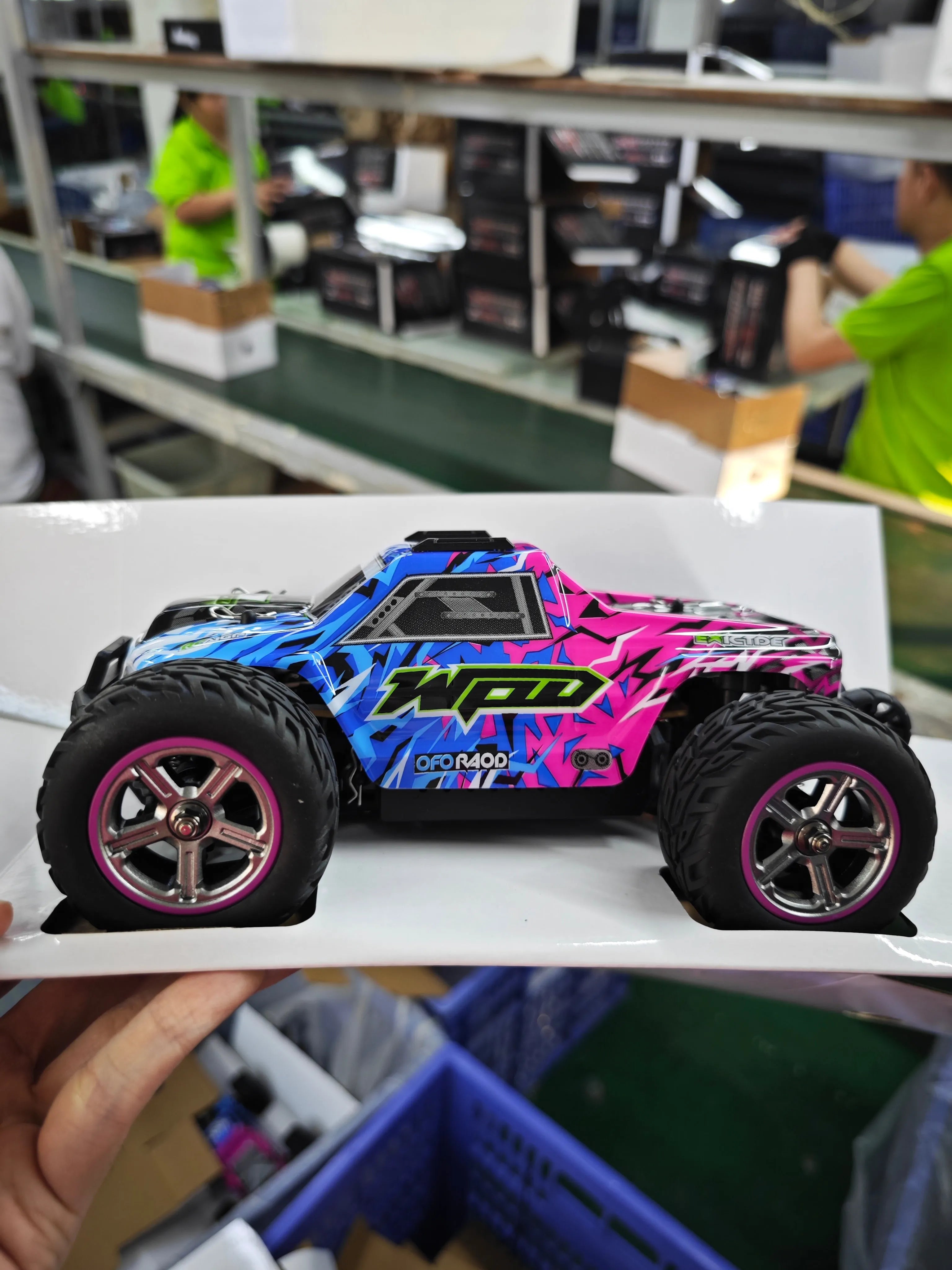 WLTOYS 204006 1/20 Scale 4WD Off-Road RC Car - 2.4GHz Remote Control, 50km/h High Speed, LED Headlights - Perfect for Outdoor Racing, Backyard Driving & Off-Road Adventures