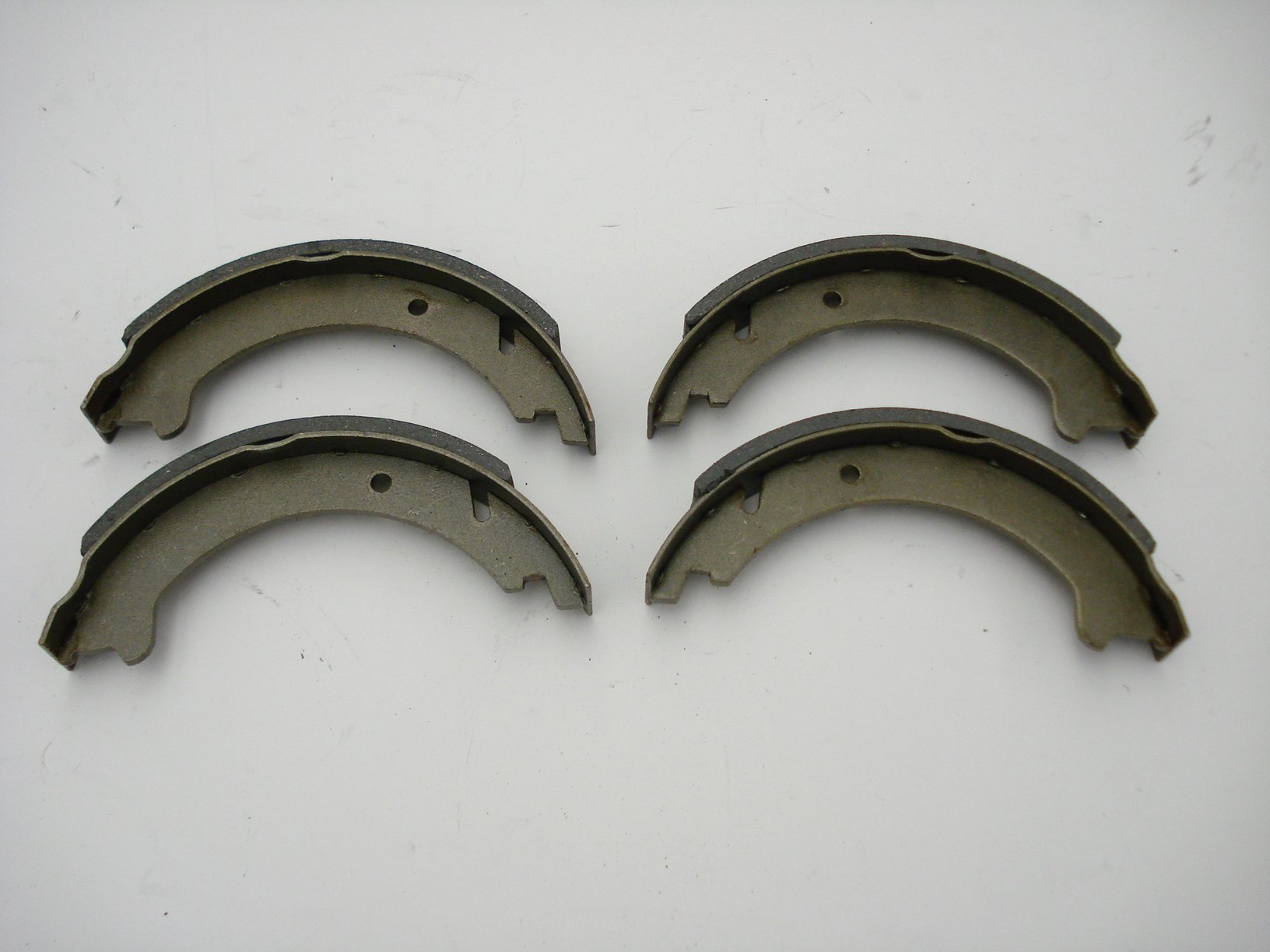 Volvo Parking Brake Shoe Set MTC VR806/271998 - Replacement Brake Shoes for Volvo Vehicles | Perfect for Parking Brake Repair & Maintenance