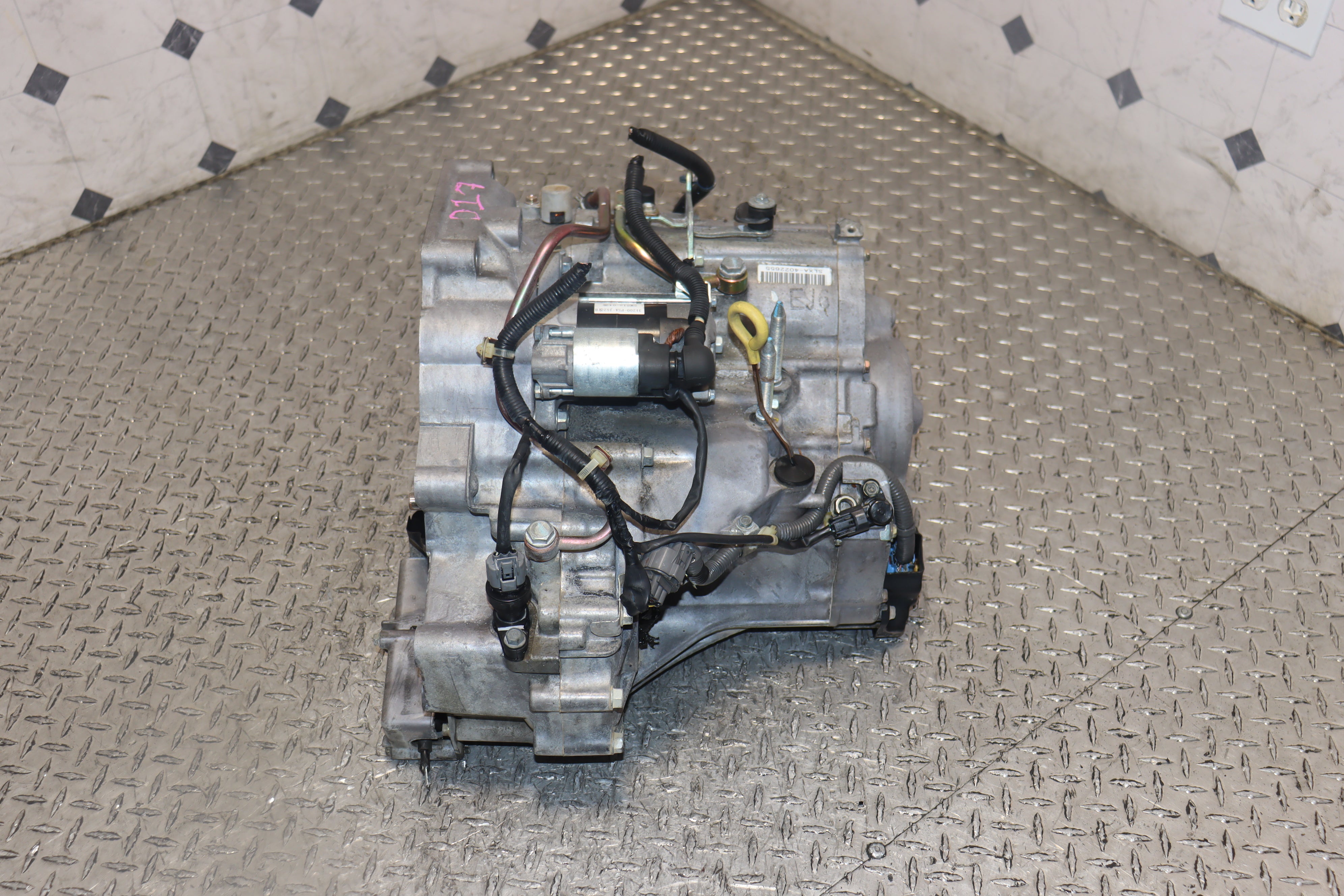 JDM D17A Auto Transmission for 2001-2005 Honda Civic 1.7L - Smooth Gear Shifting for Daily Commute & Performance Driving