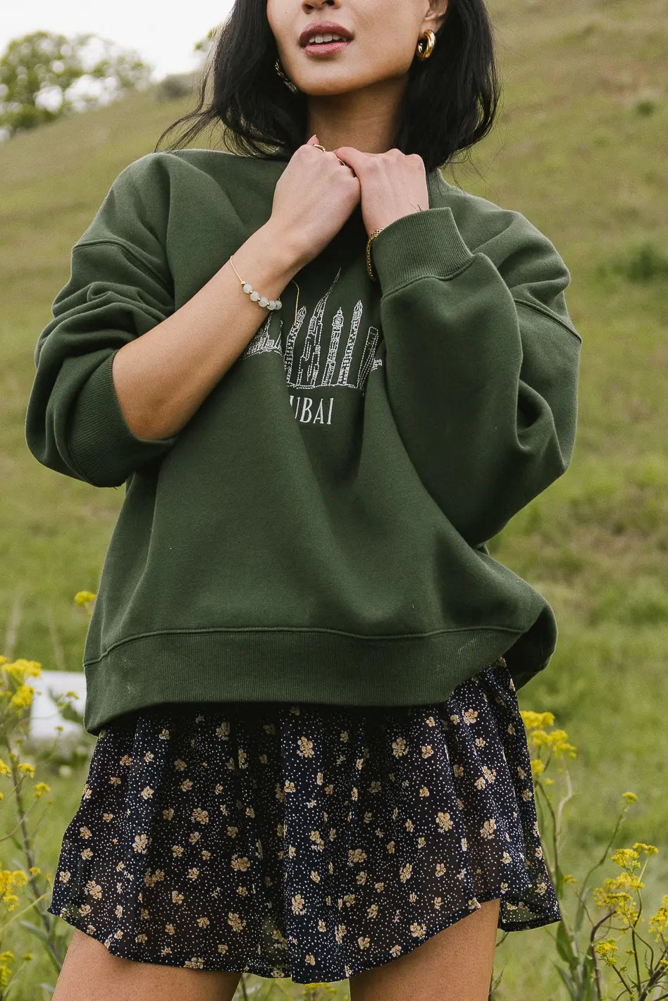 Stylish Dubai Embroidered Sweatshirt for Women - Arabic Calligraphy Design - Cozy Pullover Hoodie - Perfect for Casual Wear, Travel & Street Fashion