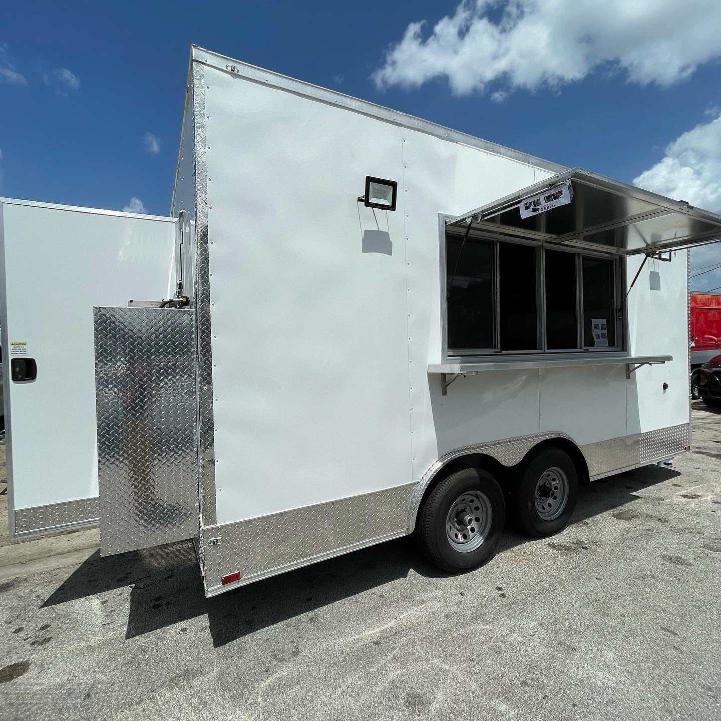 BELYOO 3x2.1x2.35m Mobile Food Truck with Full Kitchen & Salad Bar | Commercial Concession Trailer for Street Vendors | Ideal for Festivals, Catering & Outdoor Events