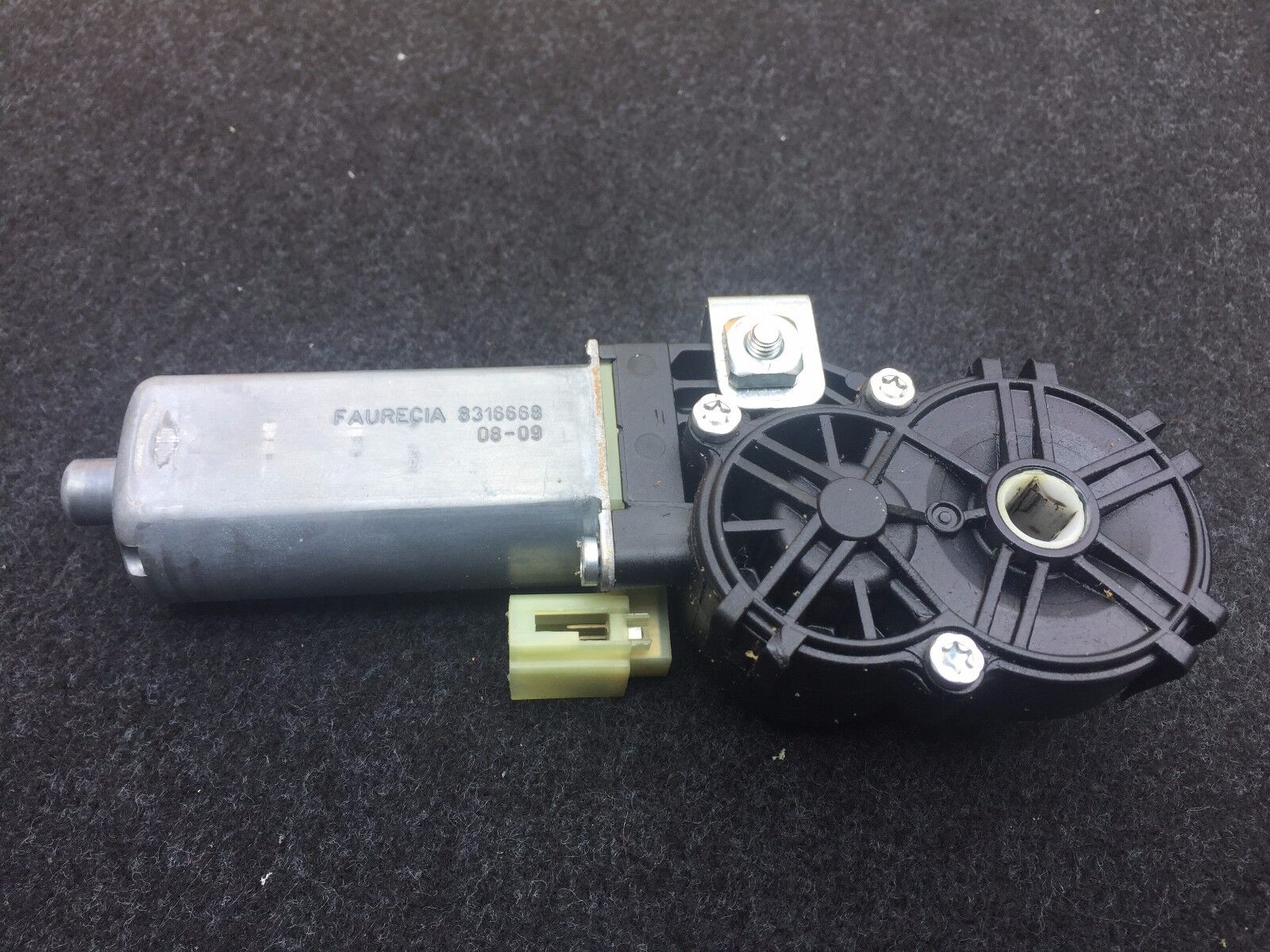 2005-2010 BMW 528iX Front Left Driver Seat Motor OEM Replacement Part - Perfect for Seat Adjustment & Repair
