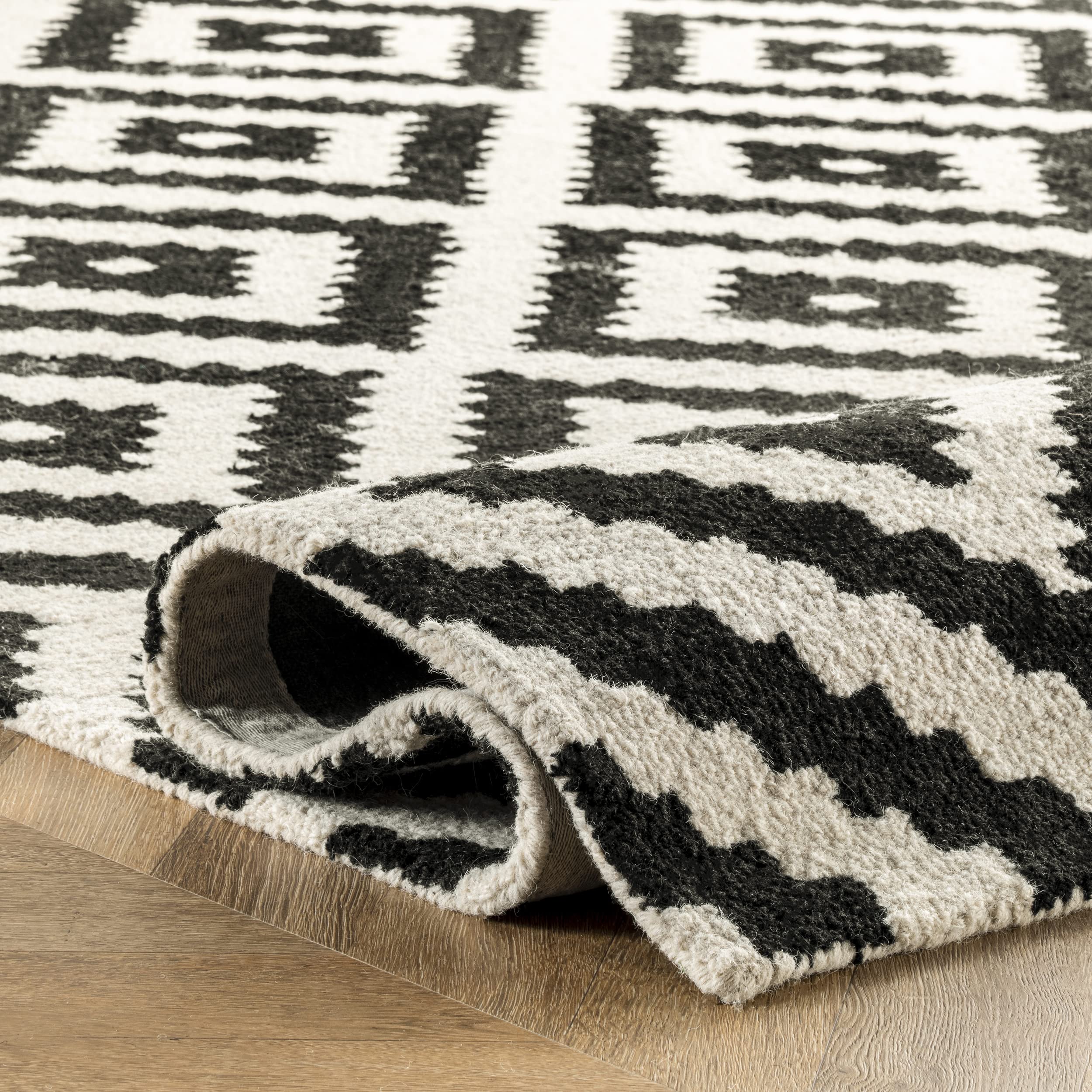 nuLOOM Kellee Hand Tufted Geometric Wool Area Rug - 8' Round Black Modern Circle Rug for Living Room, Bedroom & Office Decor
