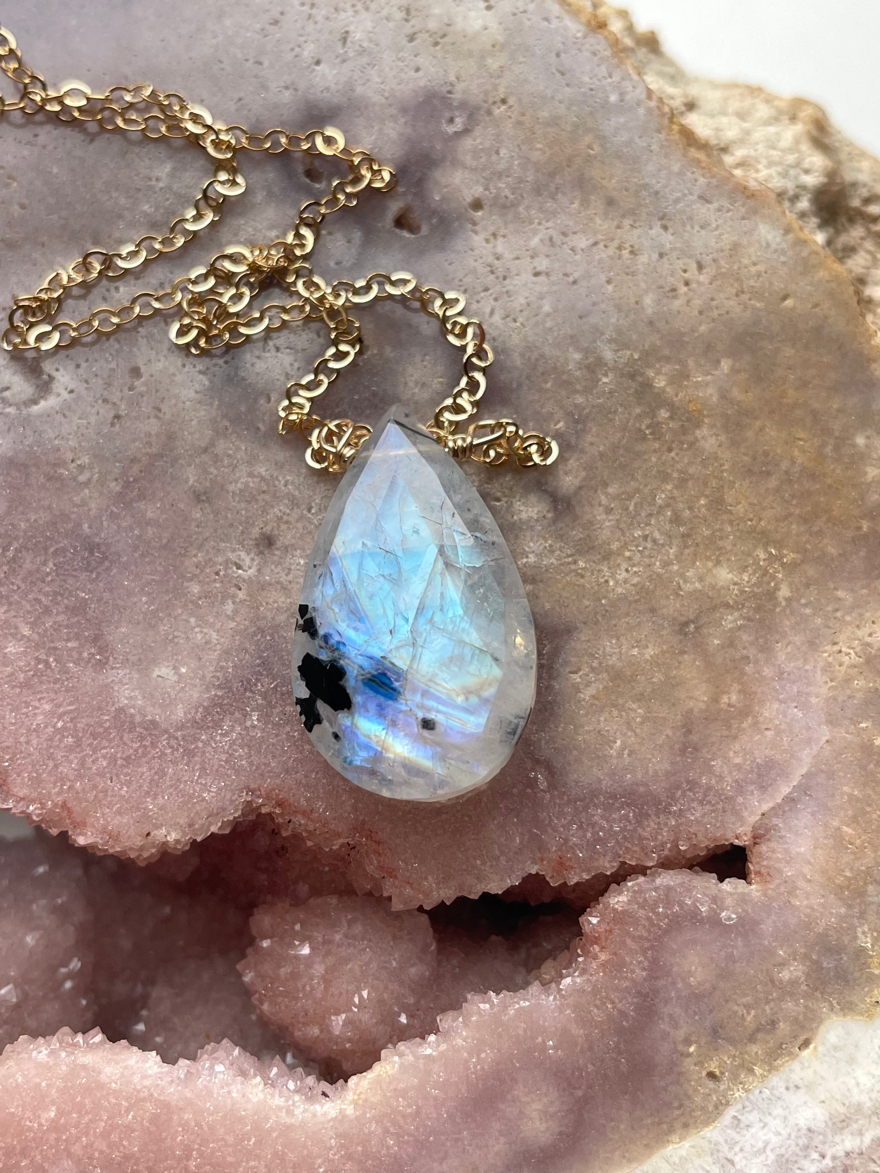 Rainbow Moonstone Pendant Necklace - Sterling Silver or 14K Gold Filled Crystal Jewelry for Women - Perfect for Spiritual Healing, Meditation & Everyday Elegance
