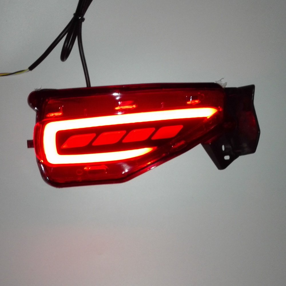 LED Brake Lights & Turn Signal Lights for Toyota Fortuner 2016-2019 - Bright Safety Warning Lights for Night Driving | Easy Installation & Enhanced Visibility on Highways & City Roads