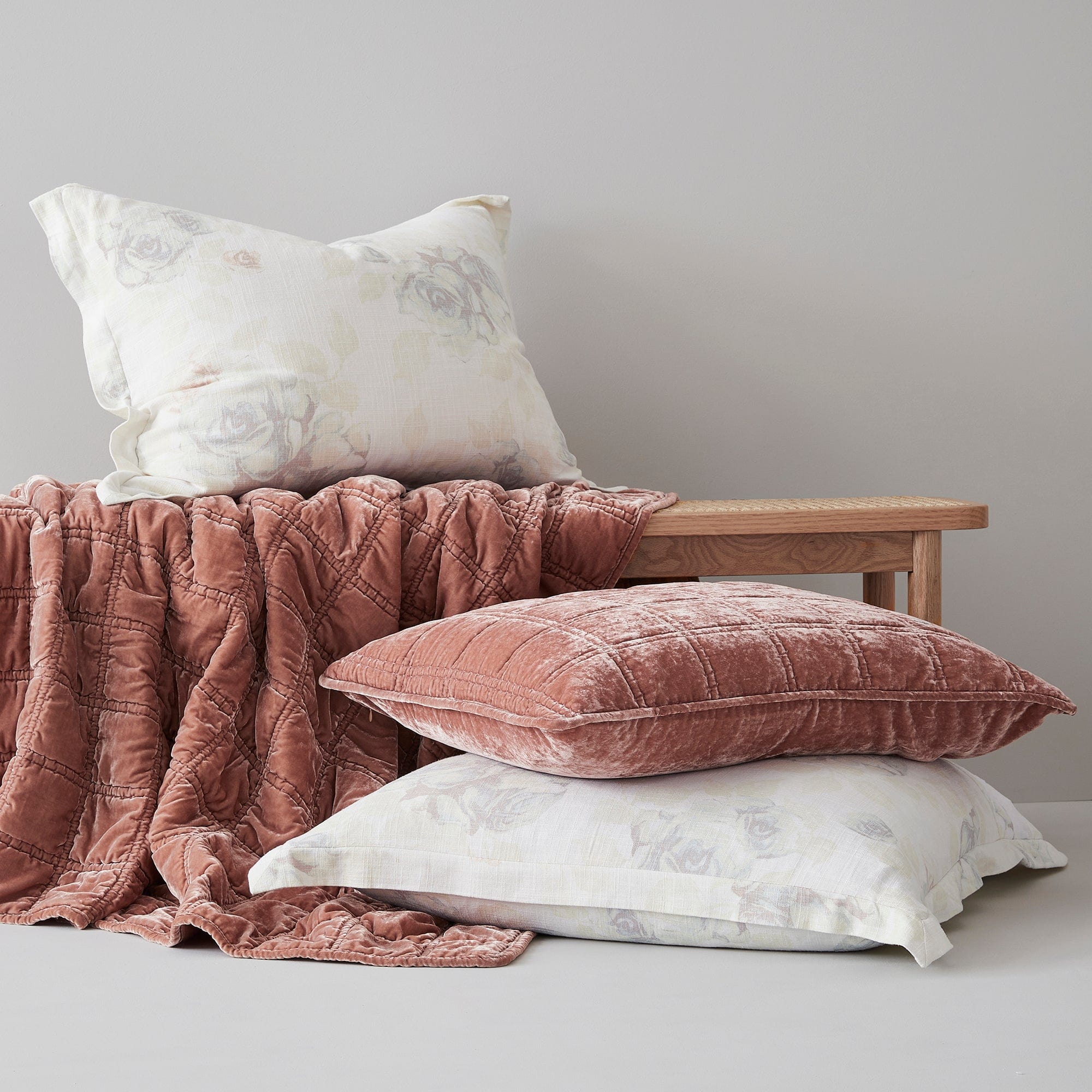 Luxury Stella Faux Silk Velvet Double Box Stitch Quilt Set - Queen Size Bedding with Premium Soft Fabric for Cozy Bedroom Decor & Hotel Style Comfort