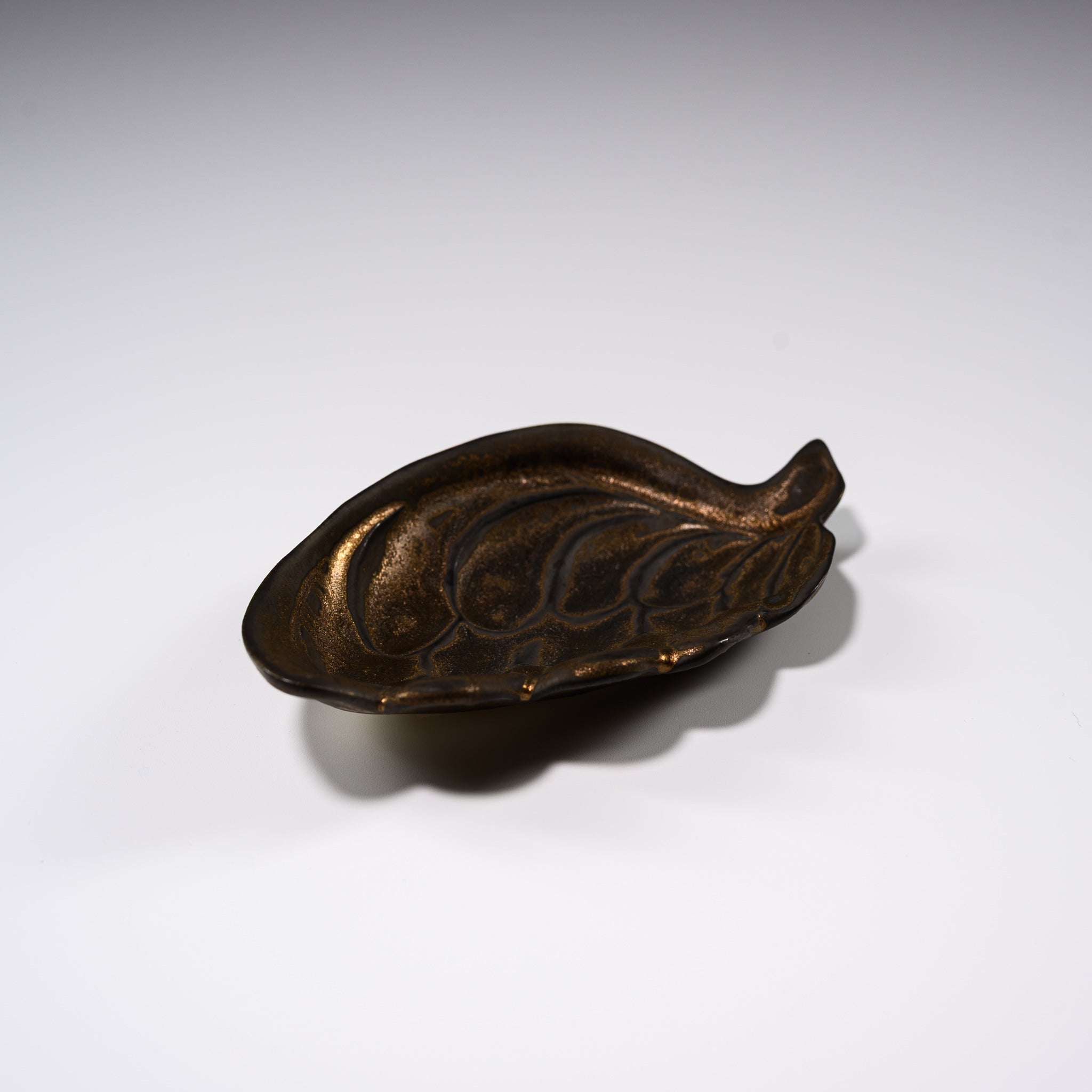 USUKIYAKI Handmade Ceramic Small Dish Wing - Japanese Bizen Ware Soy Sauce Dish for Sushi, Wasabi & Condiments - Perfect for Dining Table, Kitchen & Restaurant Use