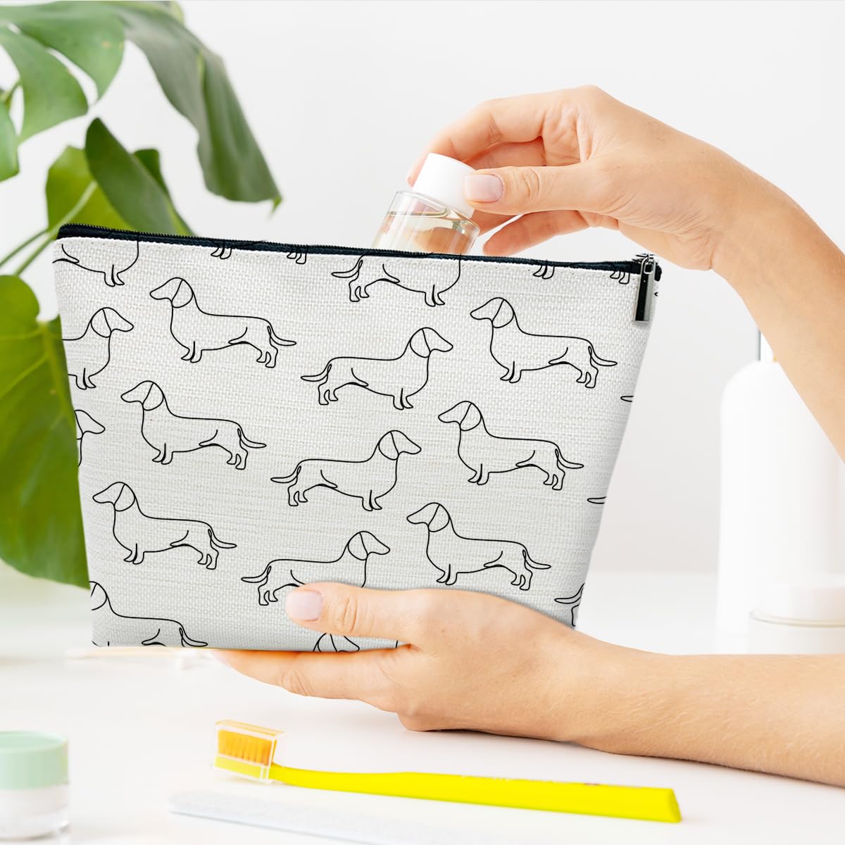 Cute Dachshund Makeup Bag - Perfect Gift for Women, Sisters, Daughters & Friends - Travel Toiletry Organizer for Birthday, Graduation - Ideal for Travel, Gym & Daily Use