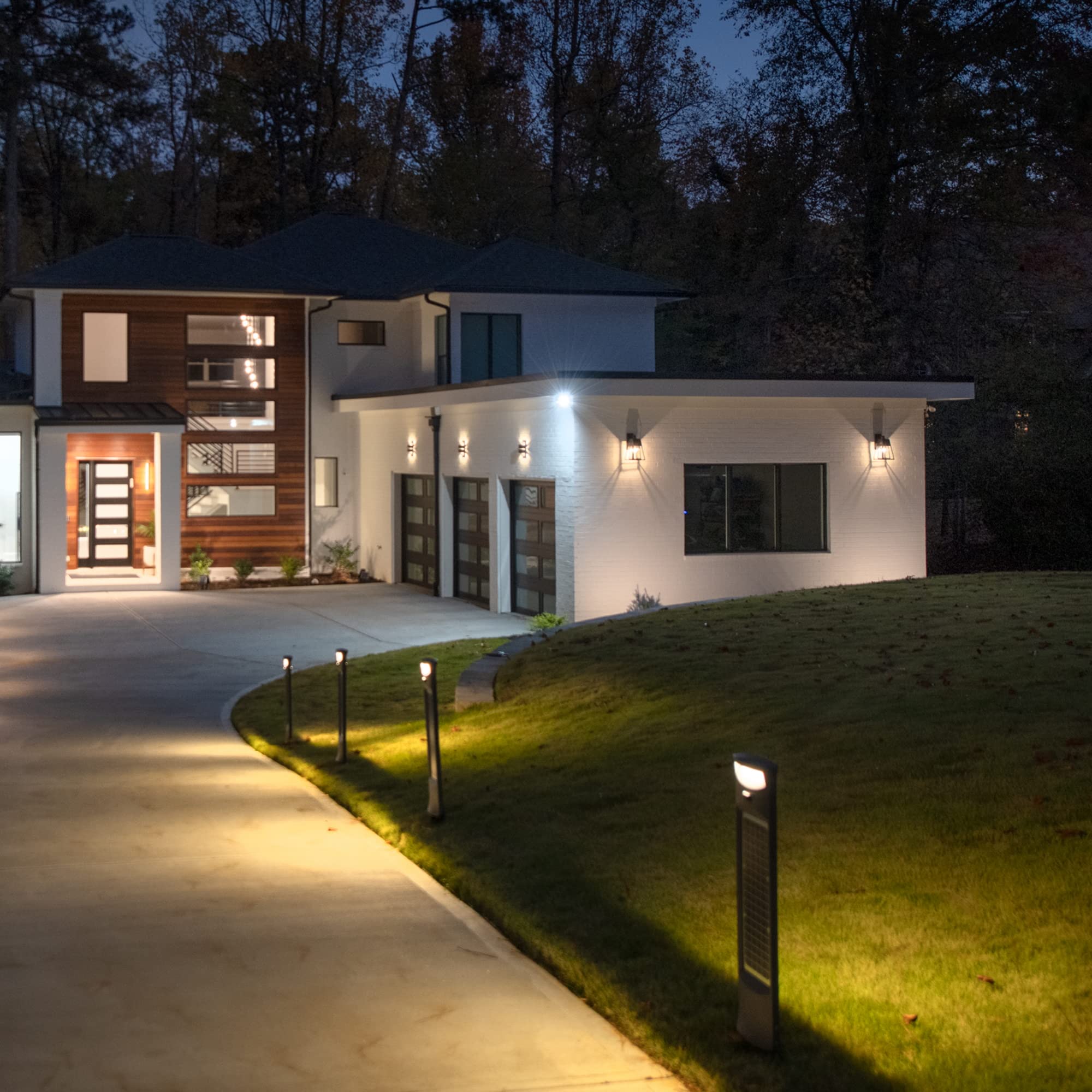 Gama Sonic Modern Solar Pillar Bollard Light - 31.25