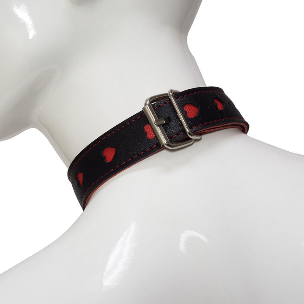 Stylish Faux Leather Dog Collar with Heart Cutout Design & Matching Chain Leash - Perfect for Small to Medium Dogs, Fashionable Pet Accessories for Walks, Training, and Daily Use