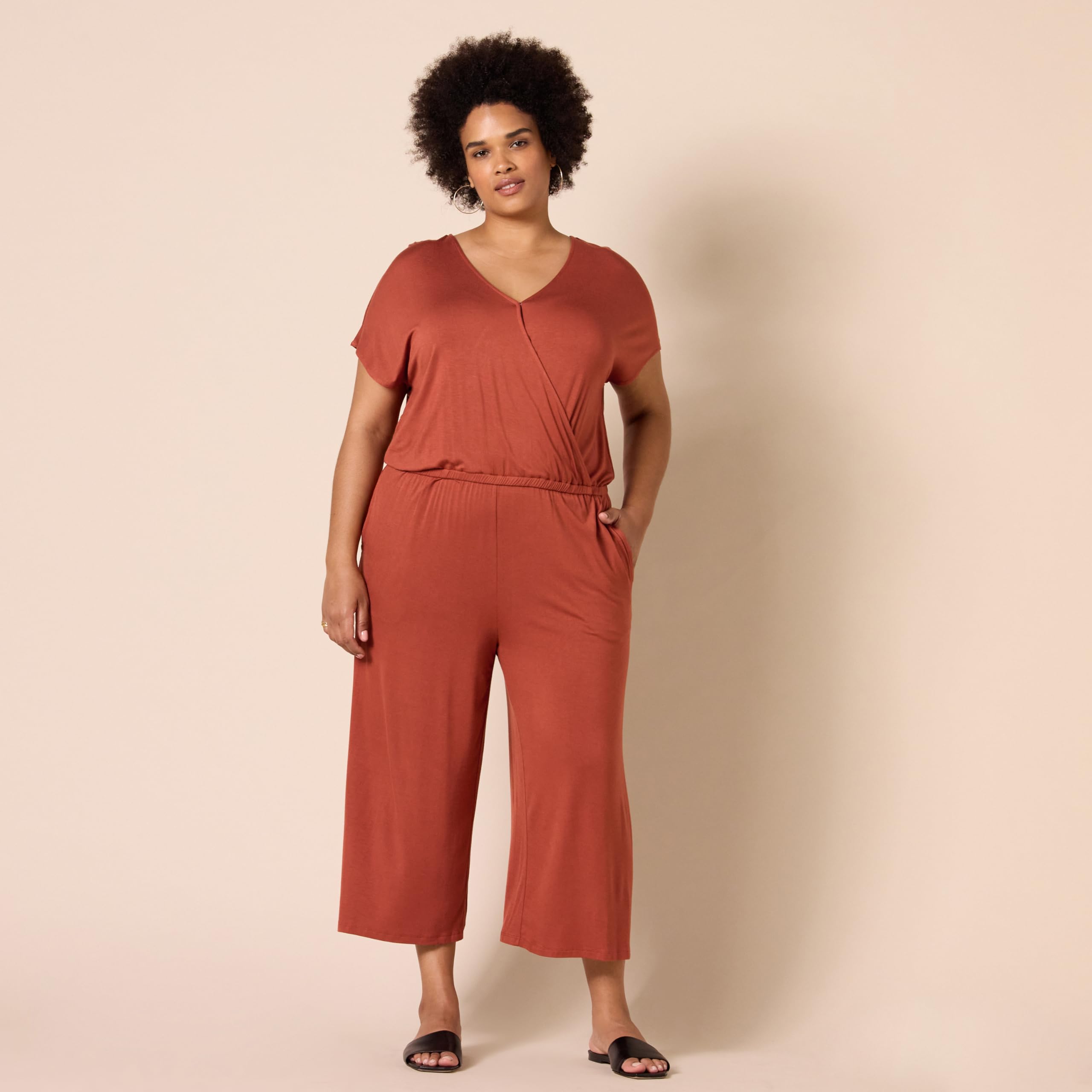 Amazon Essentials Women's Short-Sleeve Surplice Cropped Wide-Leg Jumpsuit - Casual Summer Outfit for Beach, Vacation & Everyday Wear