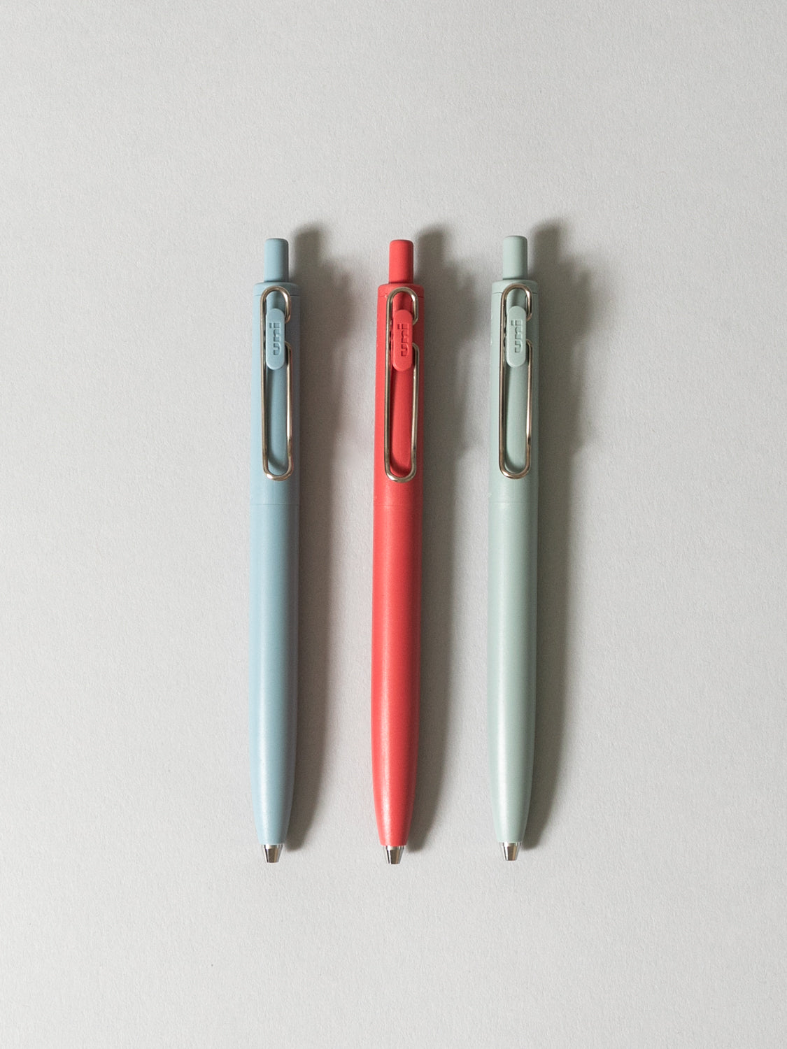 Uni-Ball One Gel Pen - Smooth Writing, No-Smear Ink - Perfect for Office, School & Note-Taking (Black Ink, 0.7mm)
